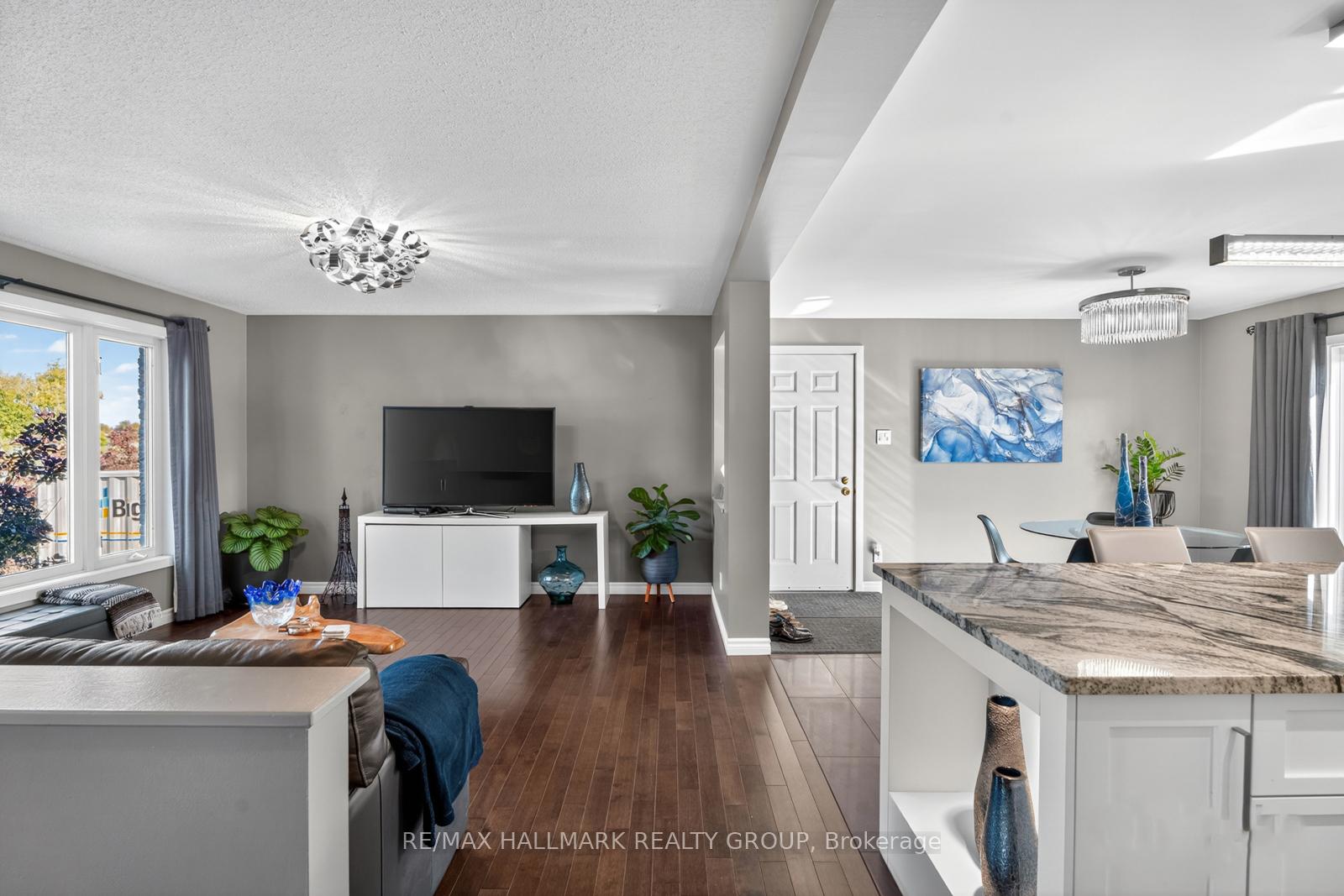Photo 7 of 2851 Glenwood Drive, Ottawa, Metcalfe — HOMEH