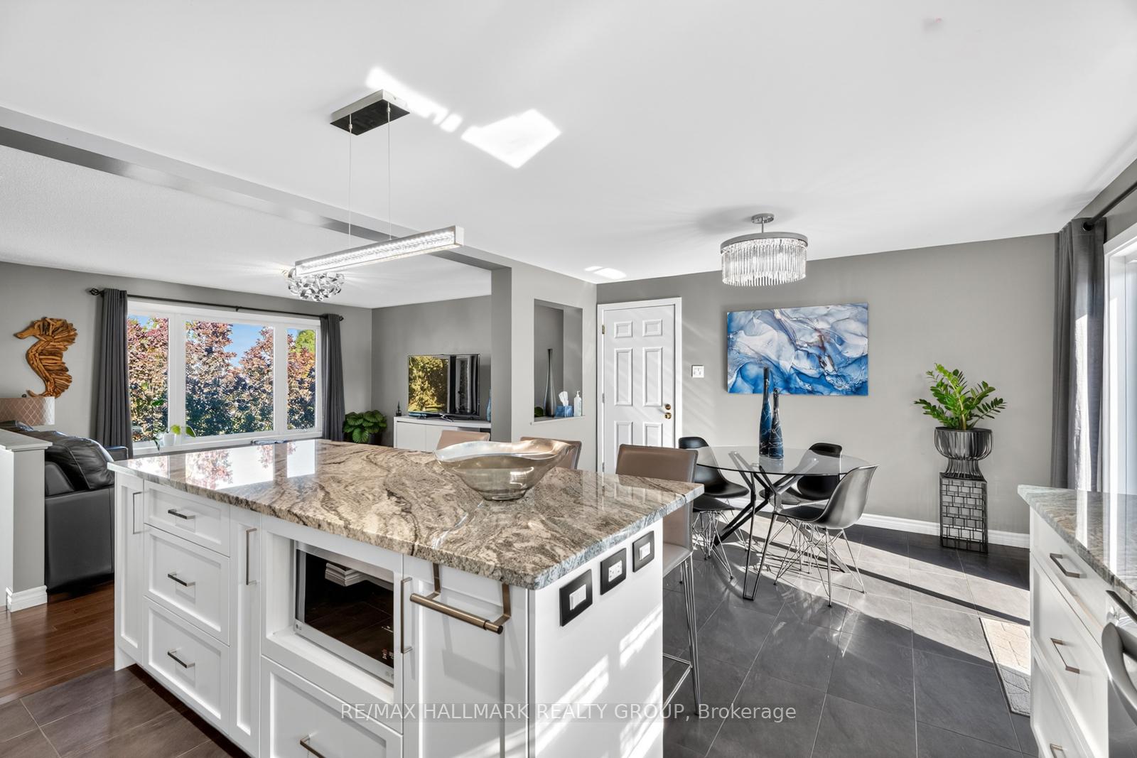 Photo 12 of 2851 Glenwood Drive, Ottawa, Metcalfe — HOMEH