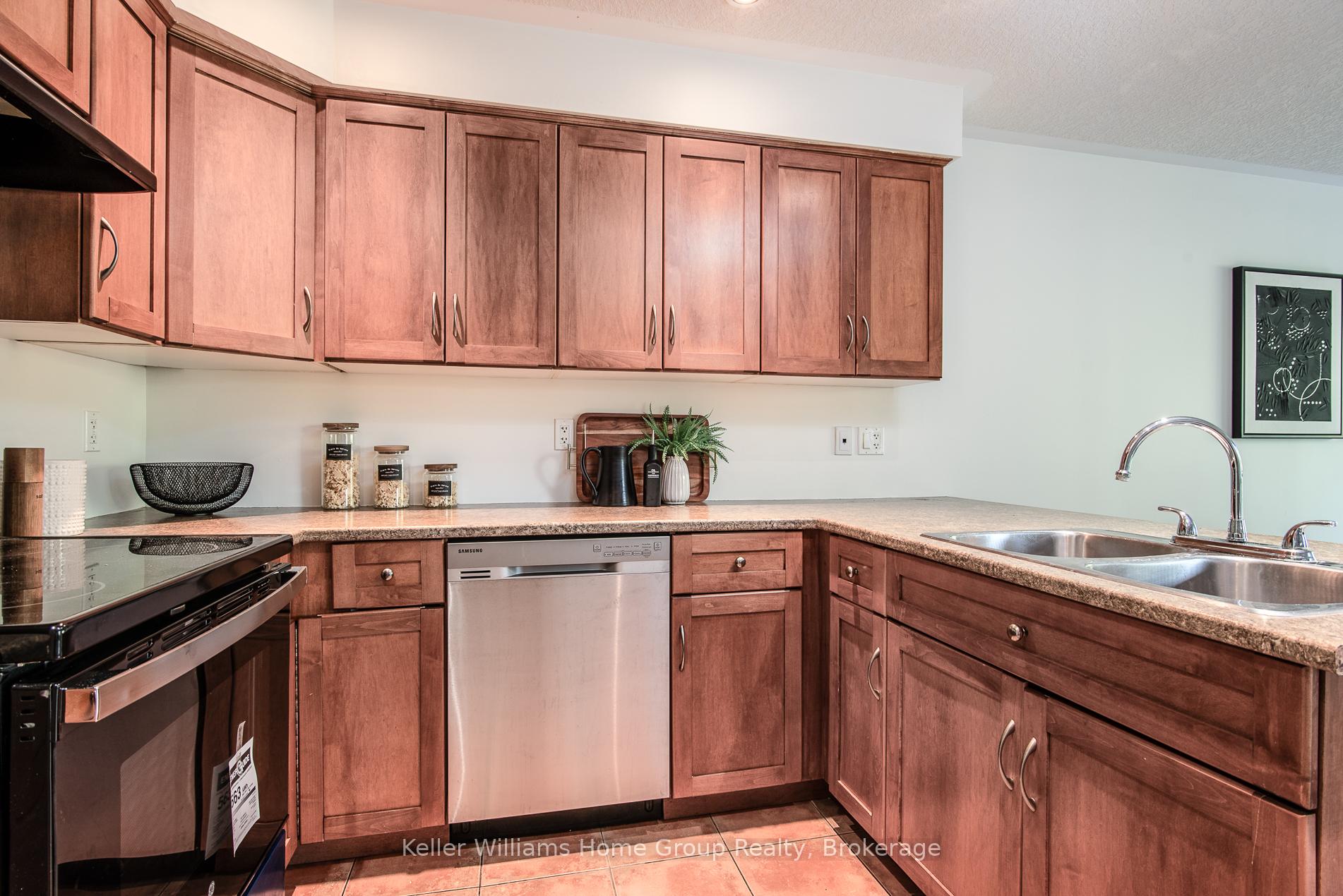 Photo 5 of 230 Rickson Avenue, Guelph, Kortright West — HOMEH