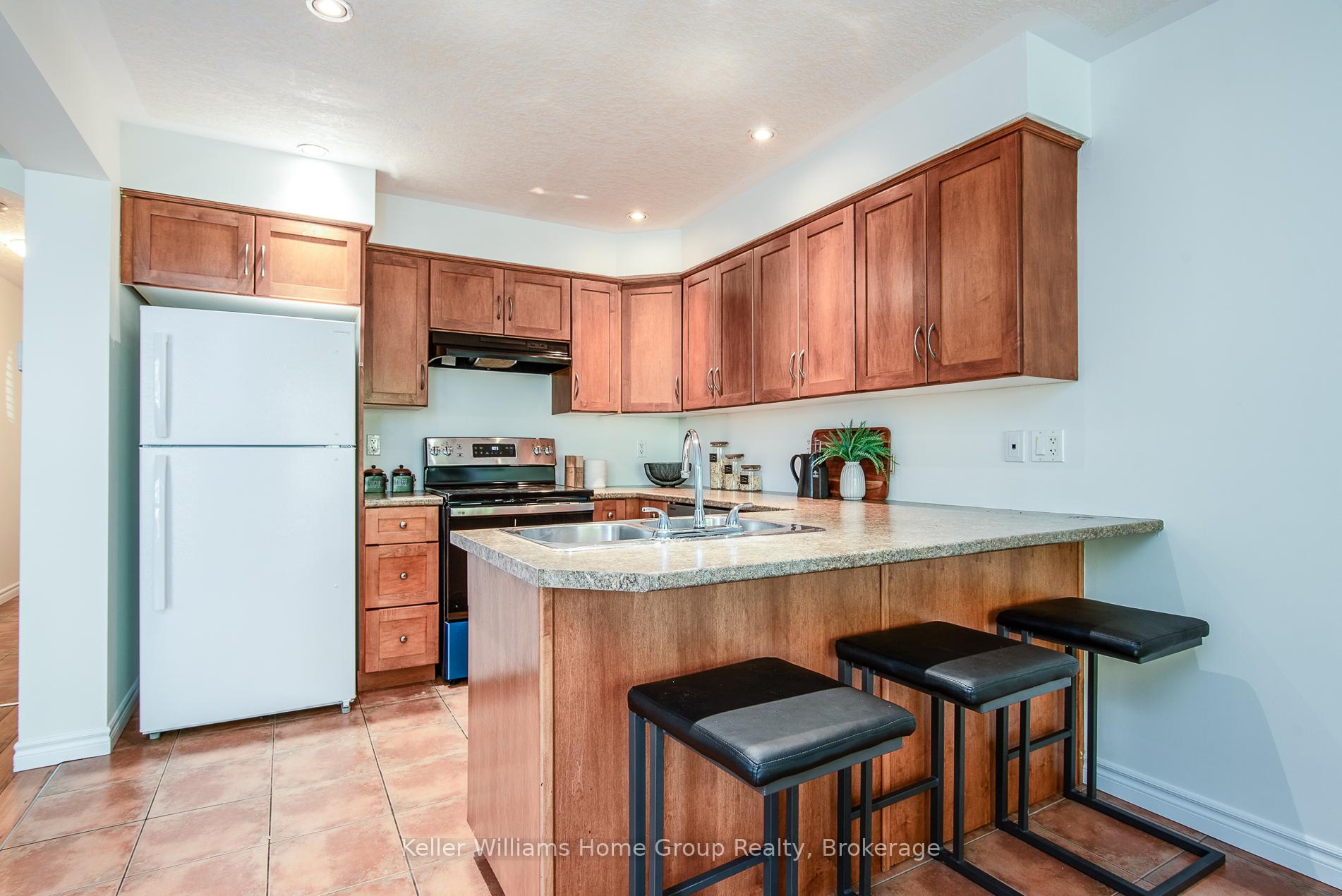 Photo 7 of 230 Rickson Avenue, Guelph, Kortright West — HOMEH