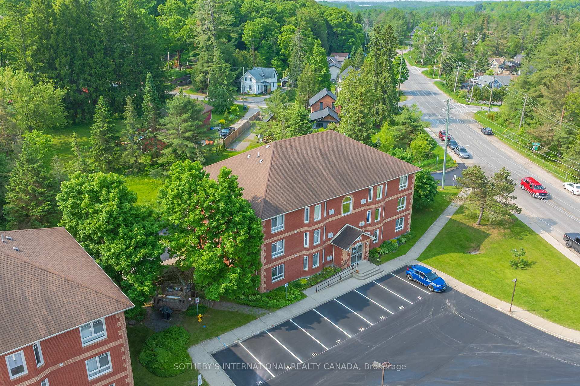 Photo 8 of Unit 201C, 661 Cedar Lane, Bracebridge, Macaulay — HOMEH