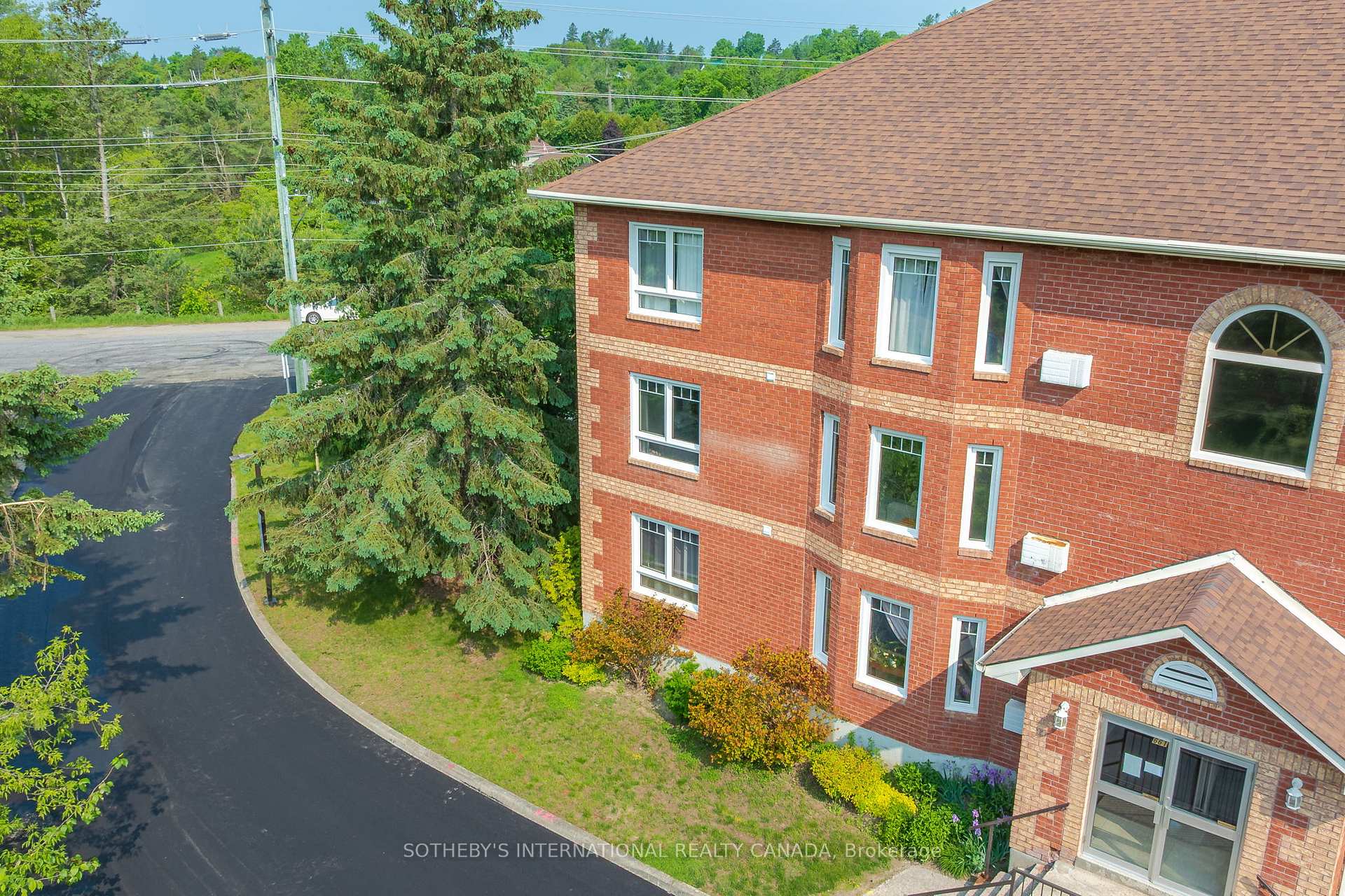Photo 30 of Unit 201C, 661 Cedar Lane, Bracebridge, Macaulay — HOMEH
