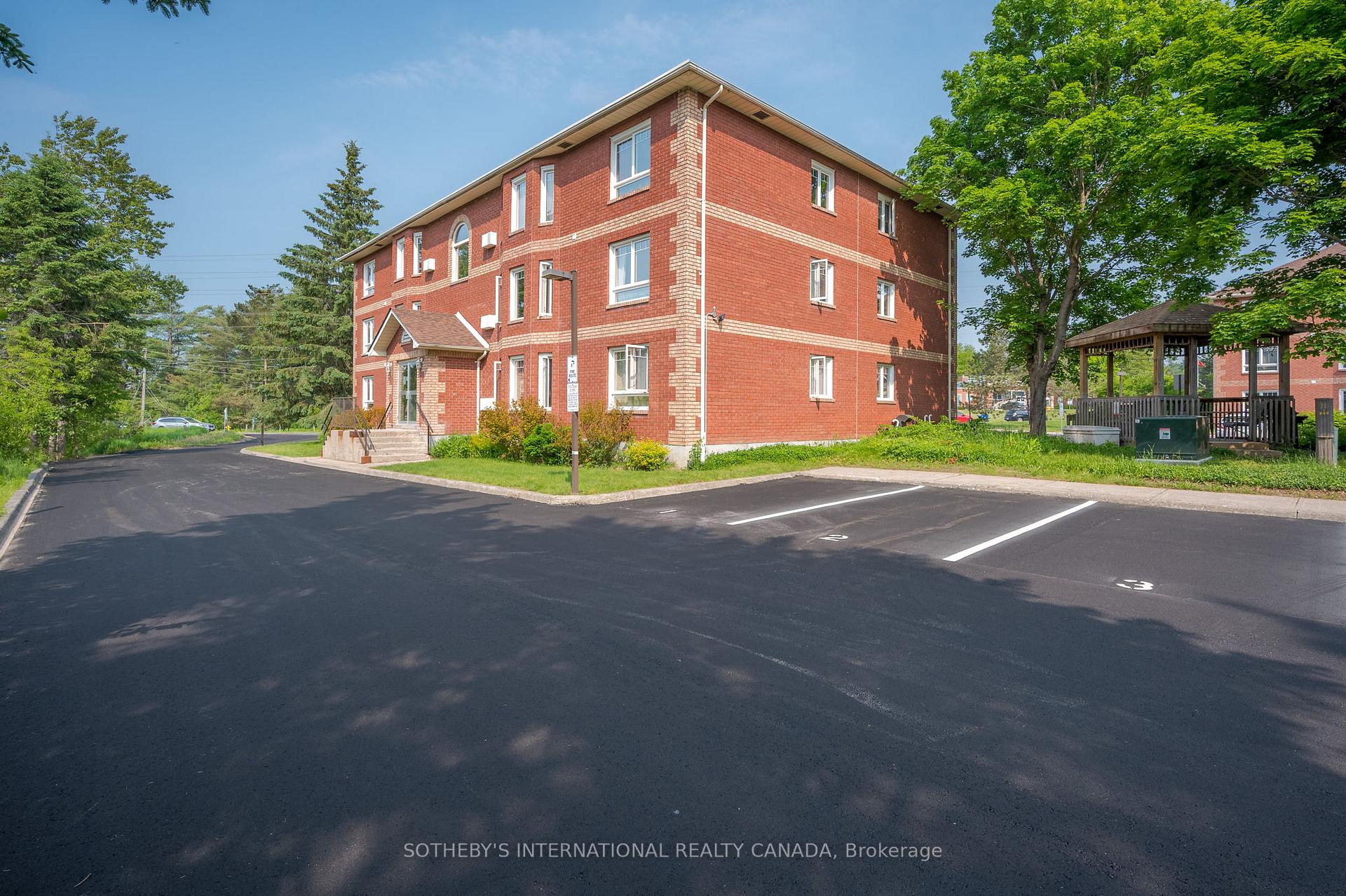 Photo 33 of Unit 201C, 661 Cedar Lane, Bracebridge, Macaulay — HOMEH