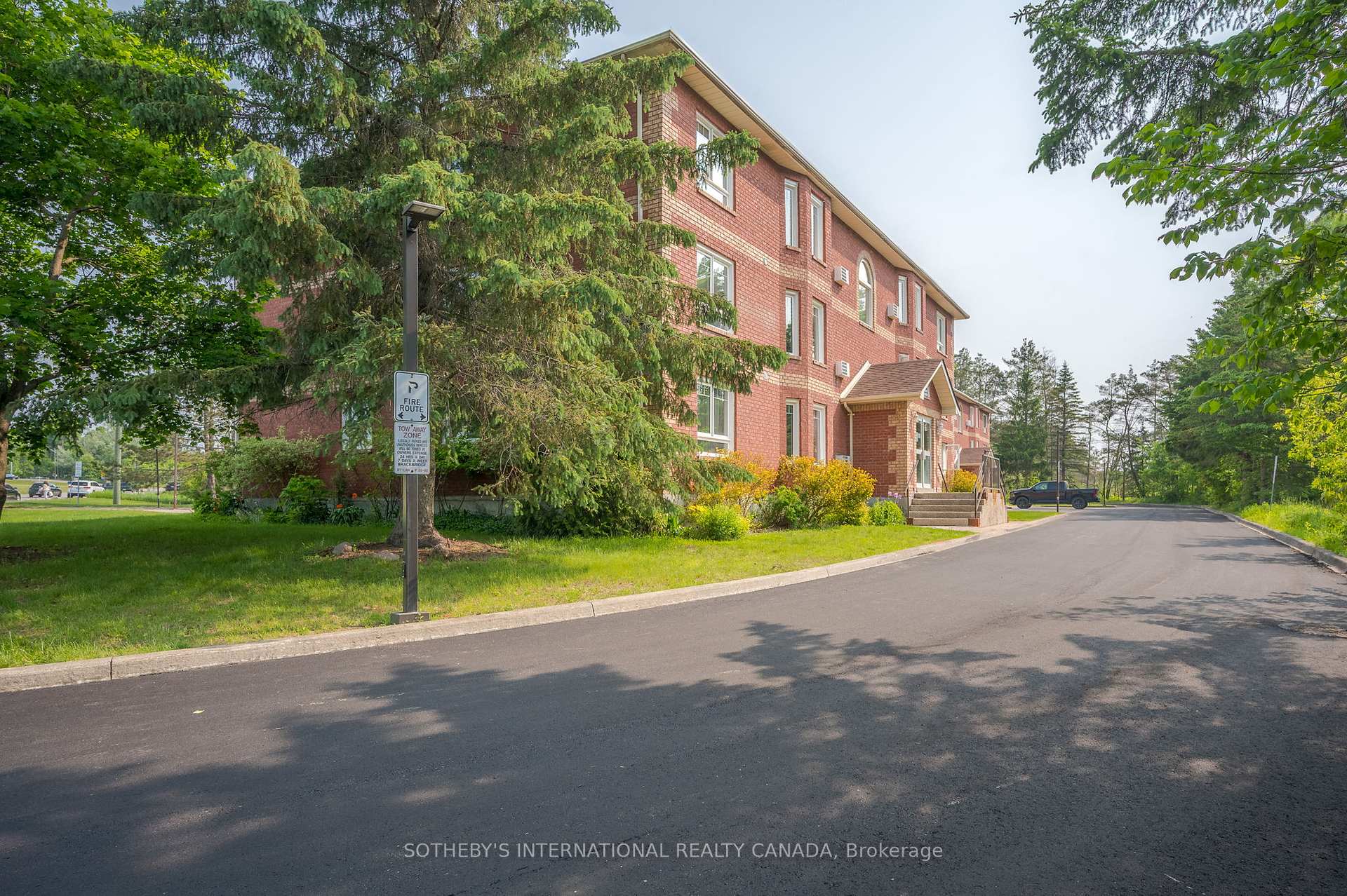 Photo 42 of Unit 201C, 661 Cedar Lane, Bracebridge, Macaulay — HOMEH