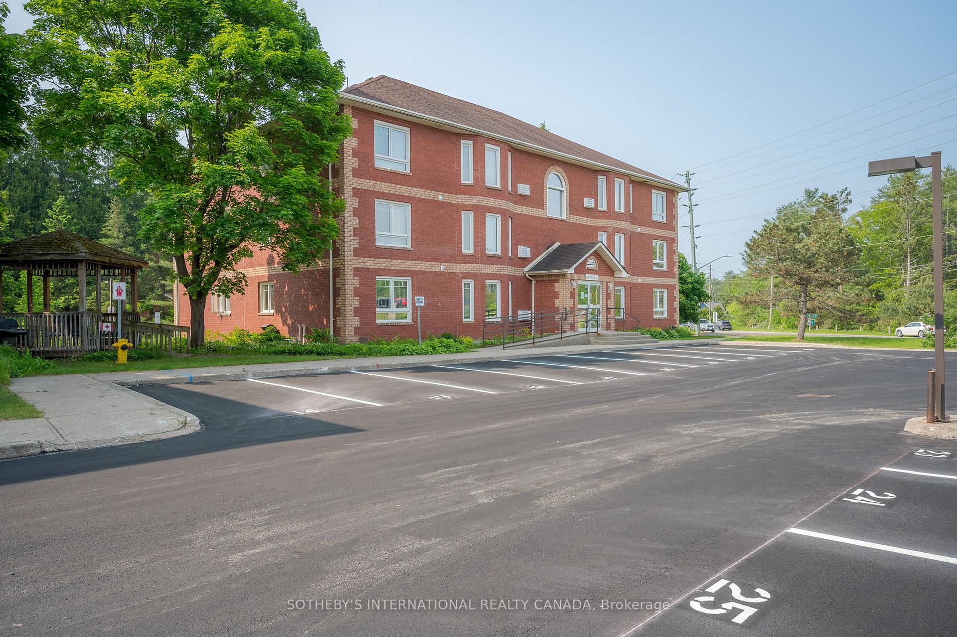 Photo 36 of Unit 201C, 661 Cedar Lane, Bracebridge, Macaulay — HOMEH