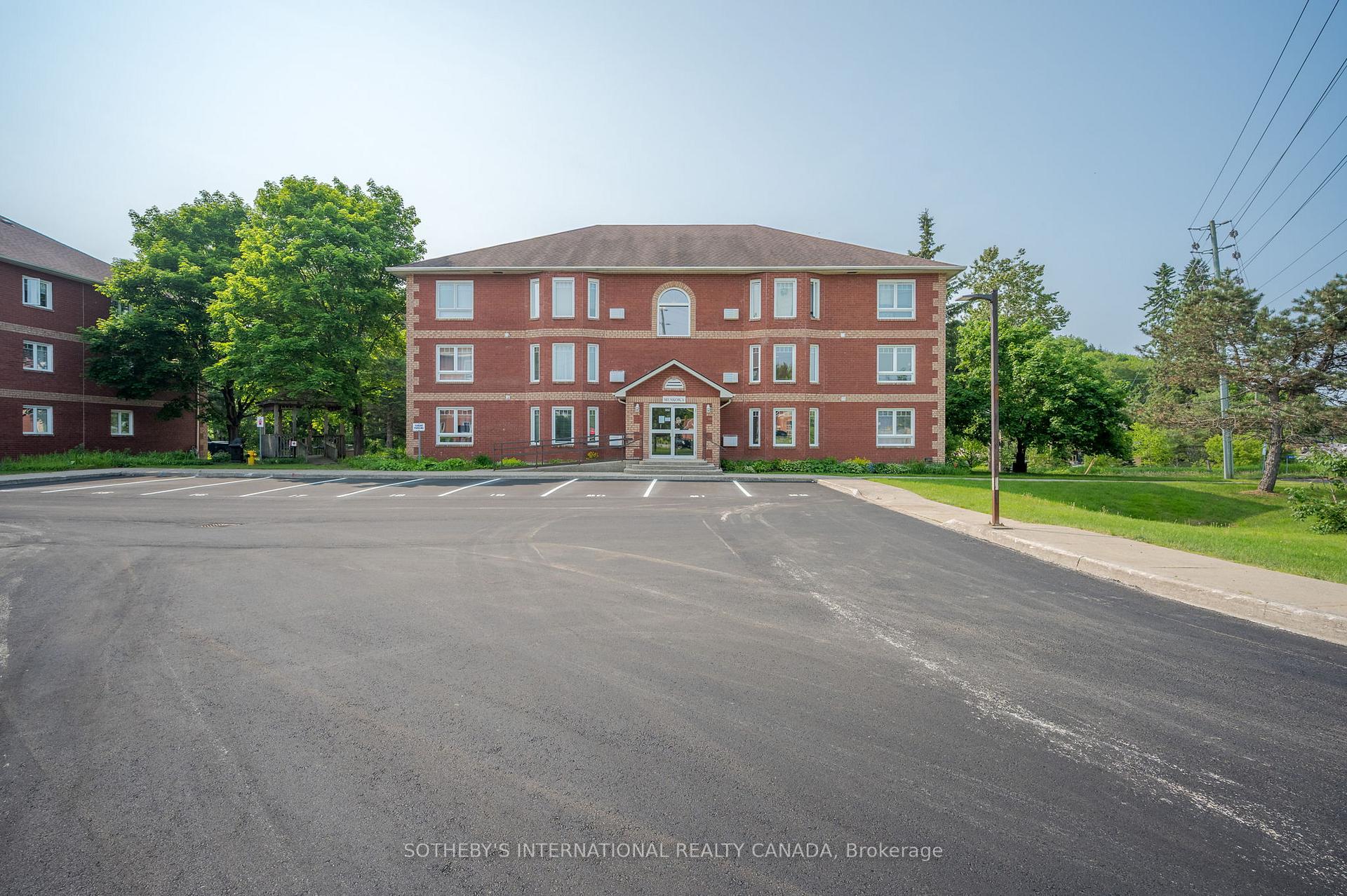 Photo 38 of Unit 201C, 661 Cedar Lane, Bracebridge, Macaulay — HOMEH