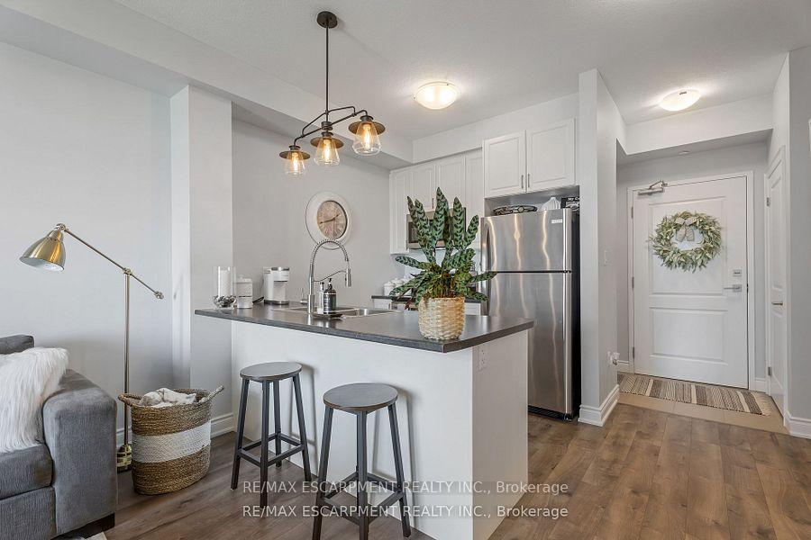 Photo 5 of Unit 239, 101 Shoreview Place, Hamilton, Stoney Creek — HOMEH
