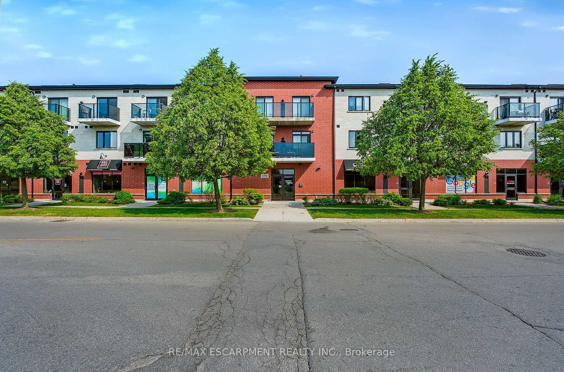 Photo 1 of Unit 208, 170 Rockhaven Lane, Hamilton, Waterdown — HOMEH