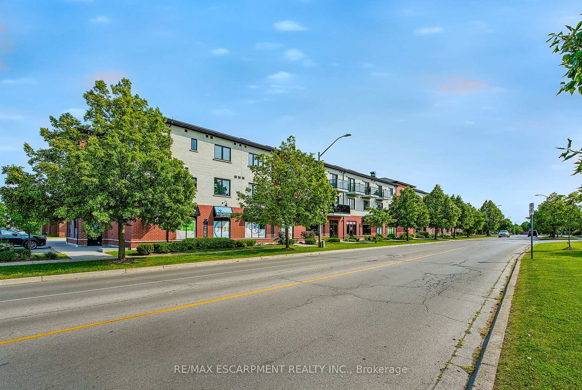 Photo 6 of Unit 208, 170 Rockhaven Lane, Hamilton, Waterdown — HOMEH