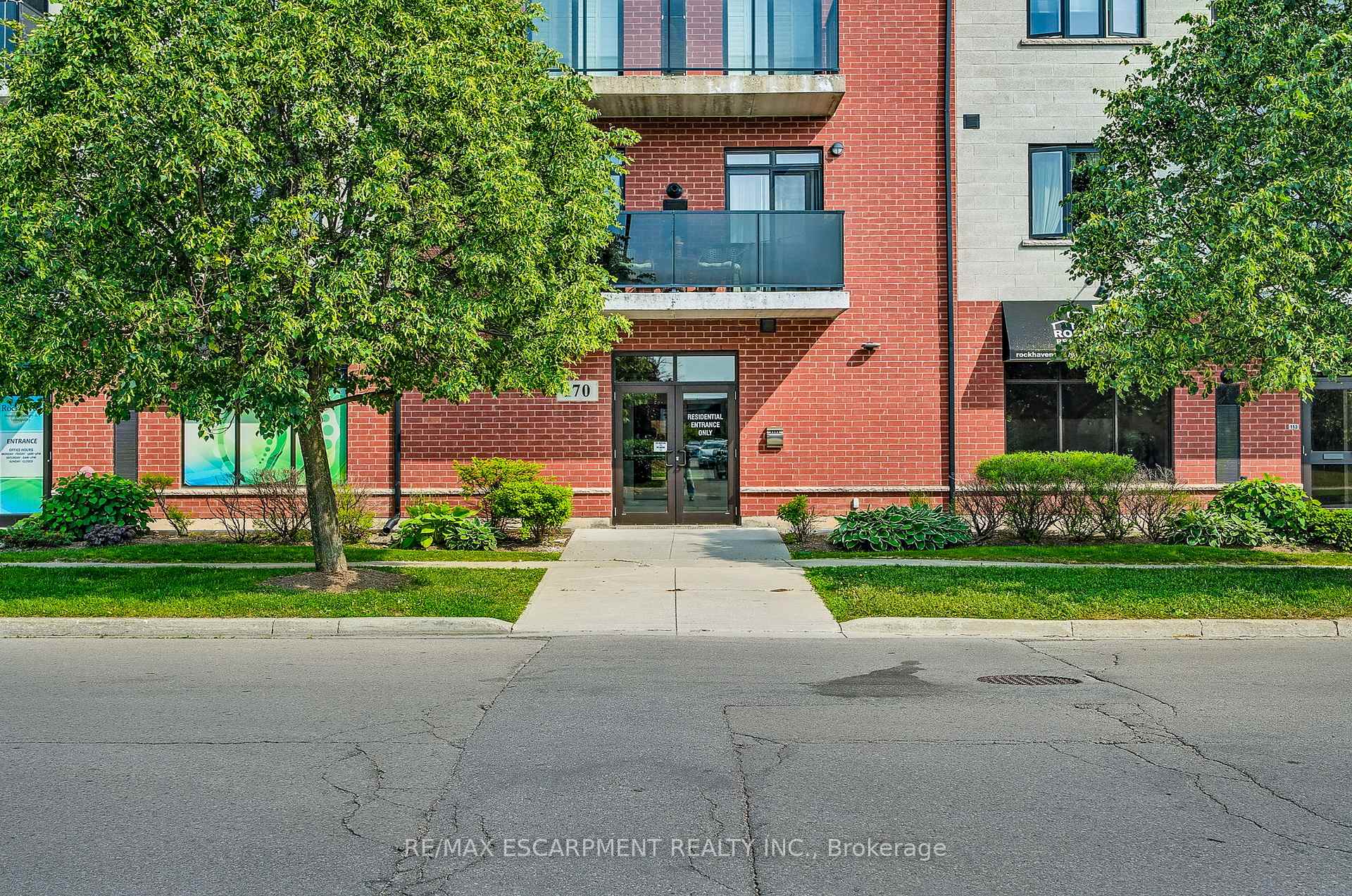 Photo 8 of Unit 208, 170 Rockhaven Lane, Hamilton, Waterdown — HOMEH