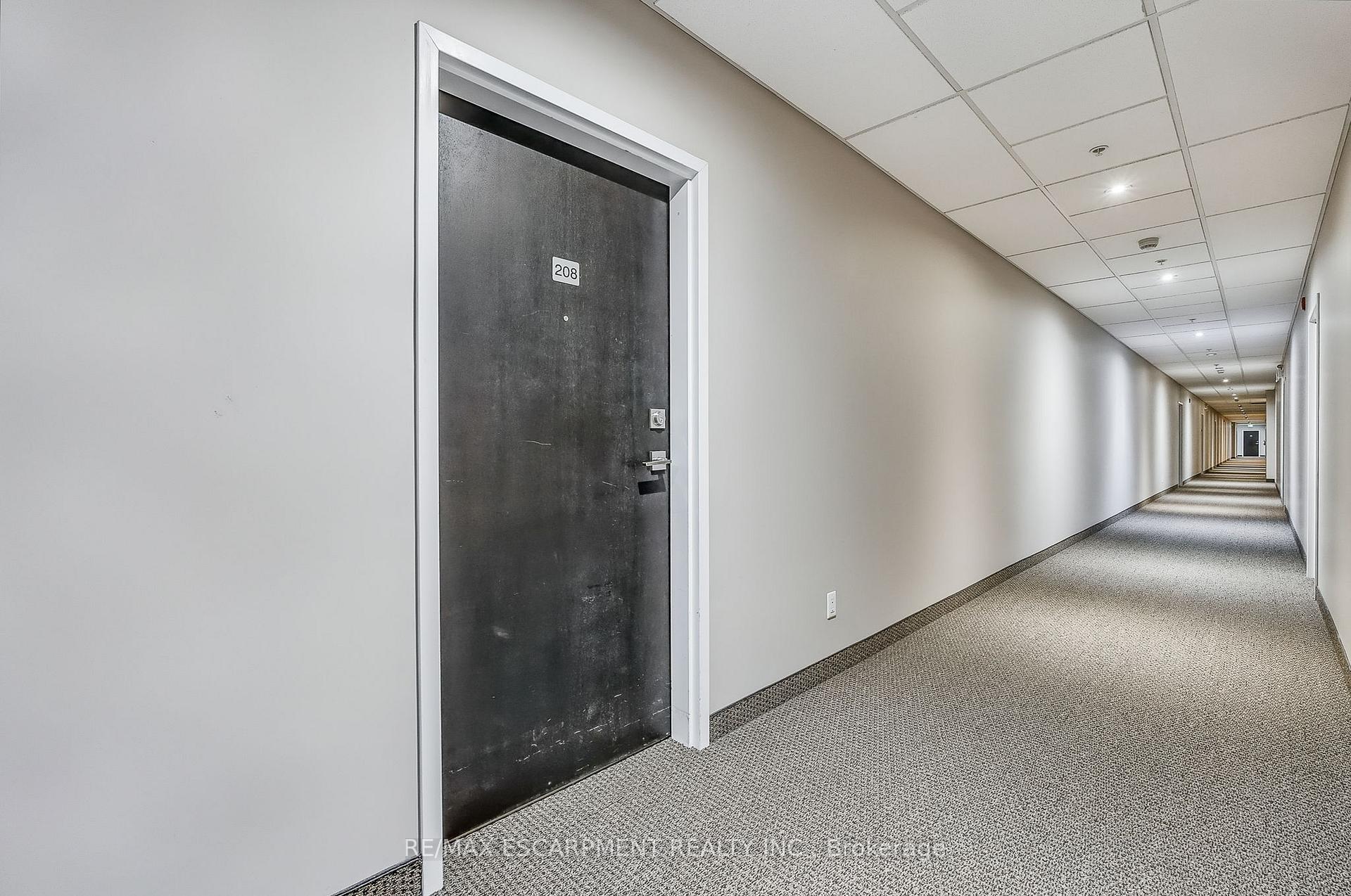 Photo 4 of Unit 208, 170 Rockhaven Lane, Hamilton, Waterdown — HOMEH