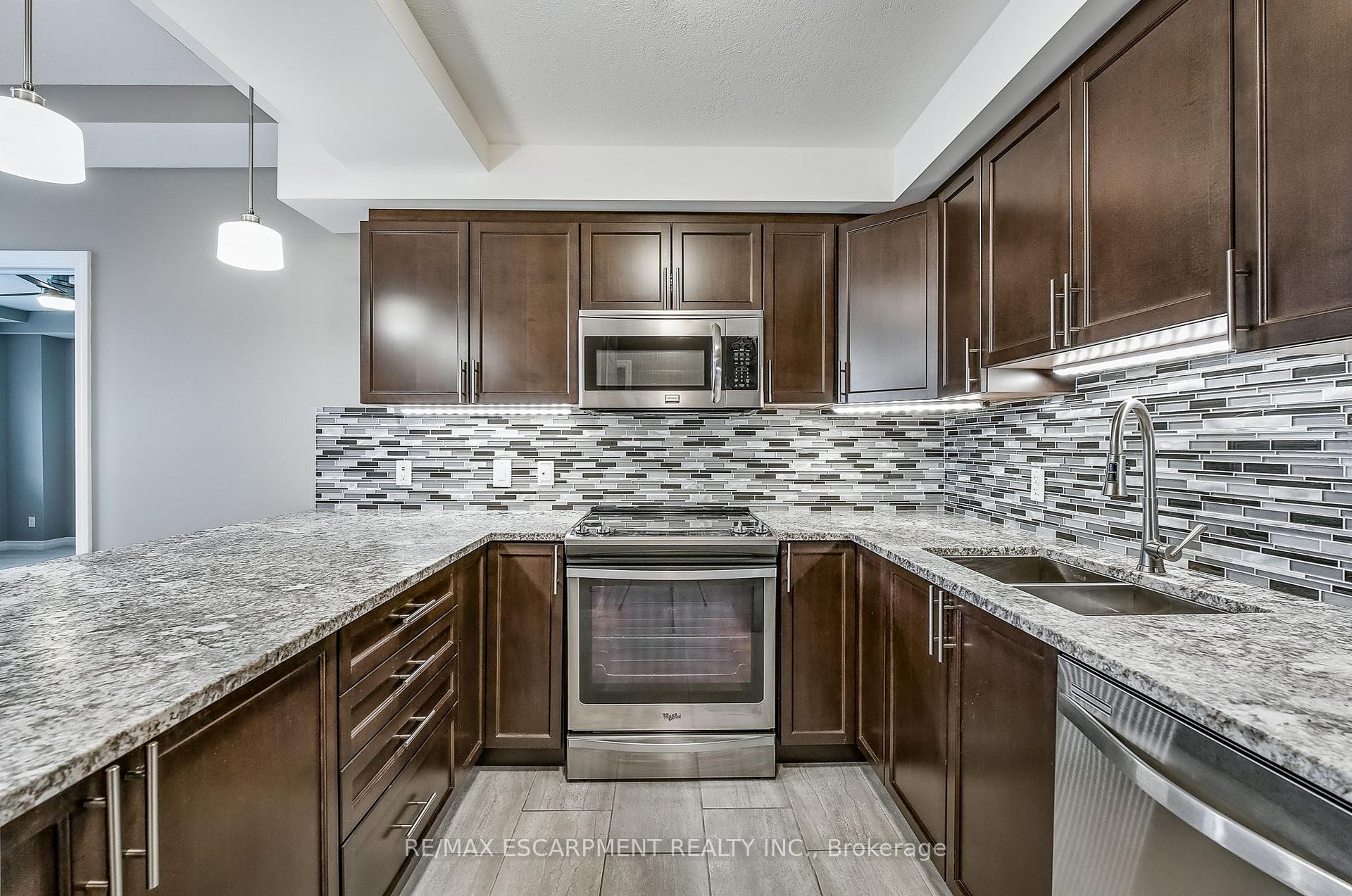 Photo 13 of Unit 208, 170 Rockhaven Lane, Hamilton, Waterdown — HOMEH