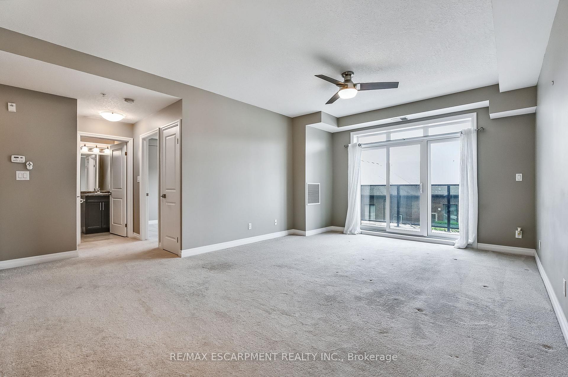Photo 10 of Unit 208, 170 Rockhaven Lane, Hamilton, Waterdown — HOMEH