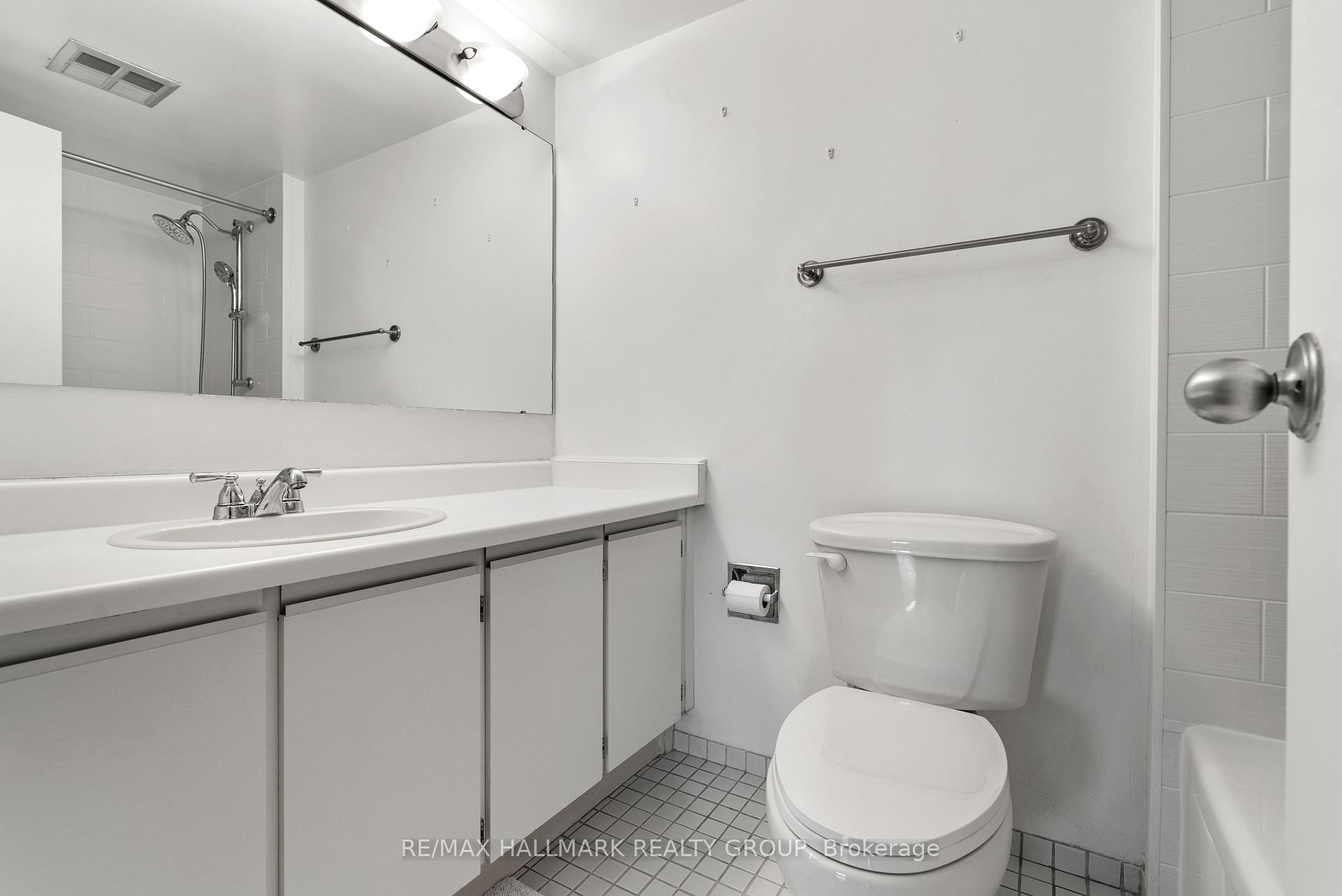 Photo 4 of Unit 404, 2871 Richmond Road, Ottawa, Britannia Heights — HOMEH