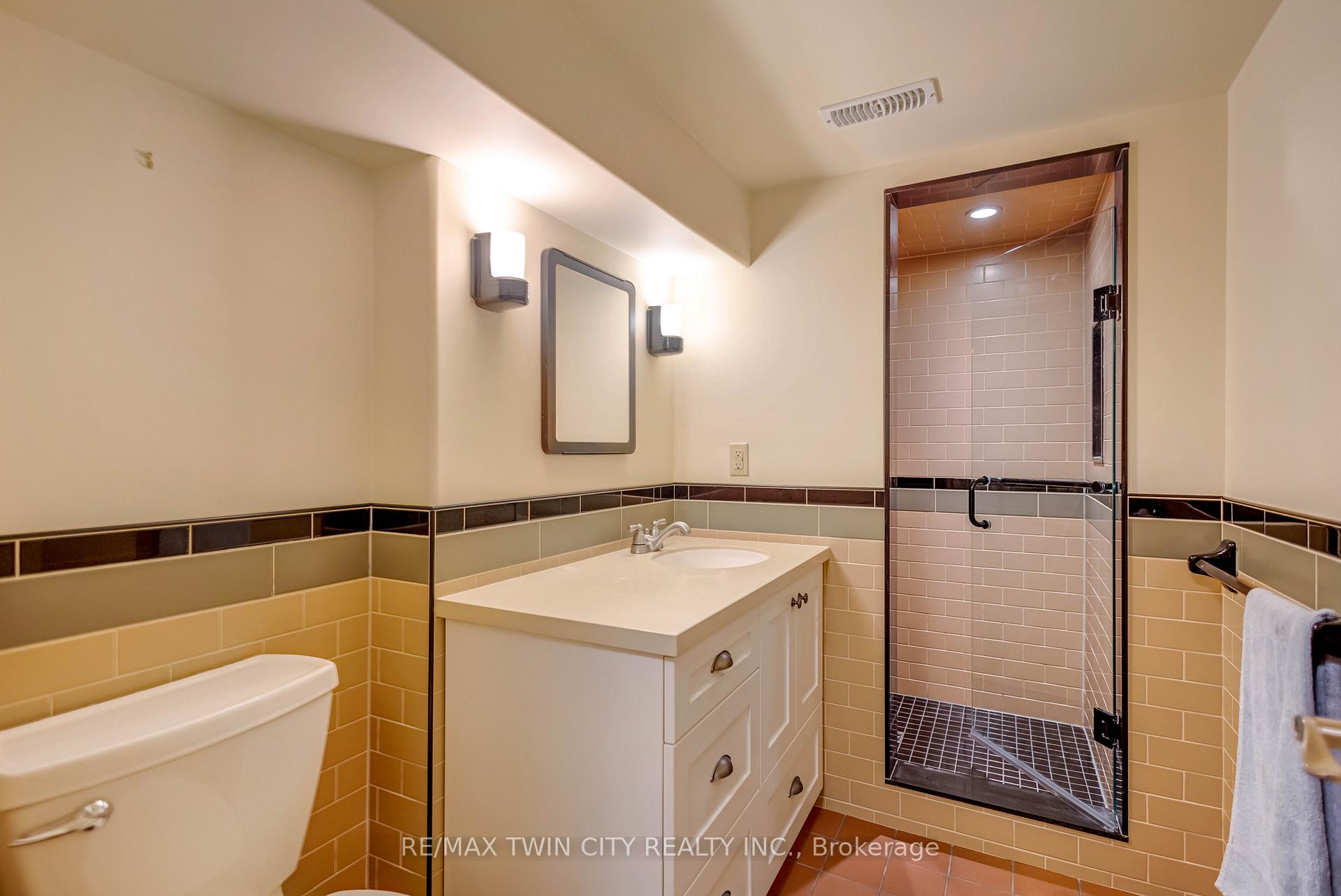 Photo 28 of 25 Broadway Street E, Brant, Paris — HOMEH