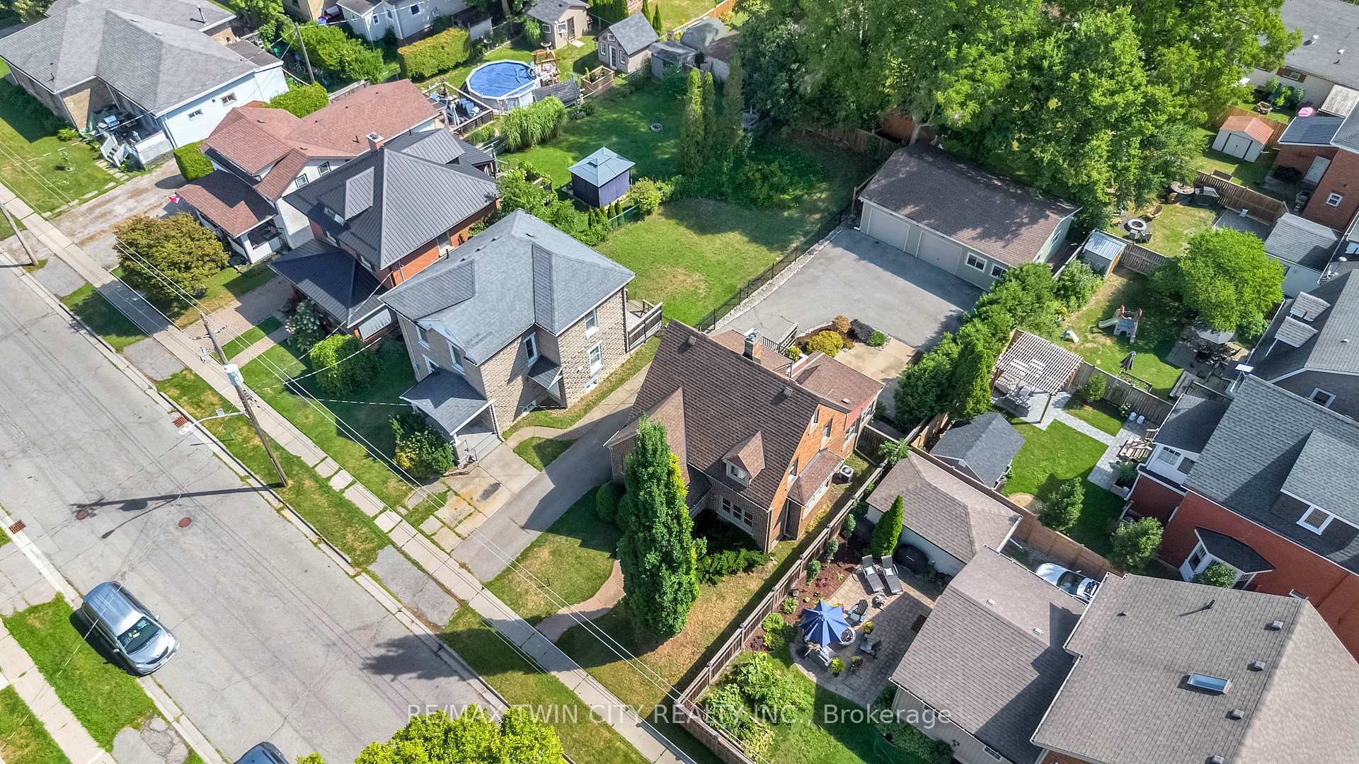 Photo 45 of 25 Broadway Street E, Brant, Paris — HOMEH