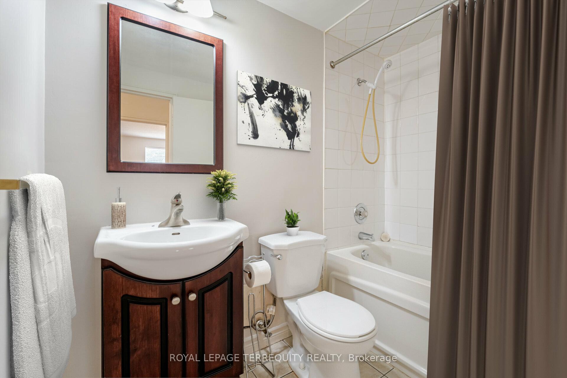Photo 12 of Unit 101, 81 Charlton Avenue E, Hamilton, Corktown — HOMEH