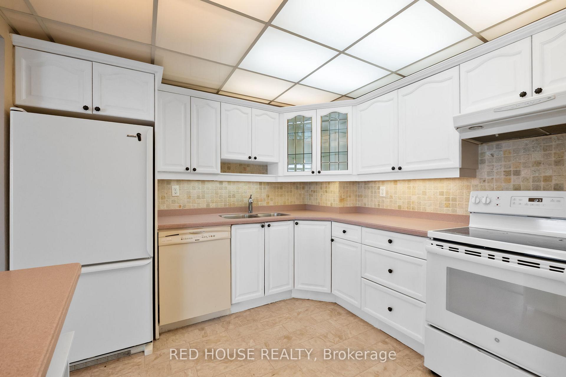 Photo 3 of Unit 1706, 500 Green Road, Hamilton, Stoney Creek — HOMEH