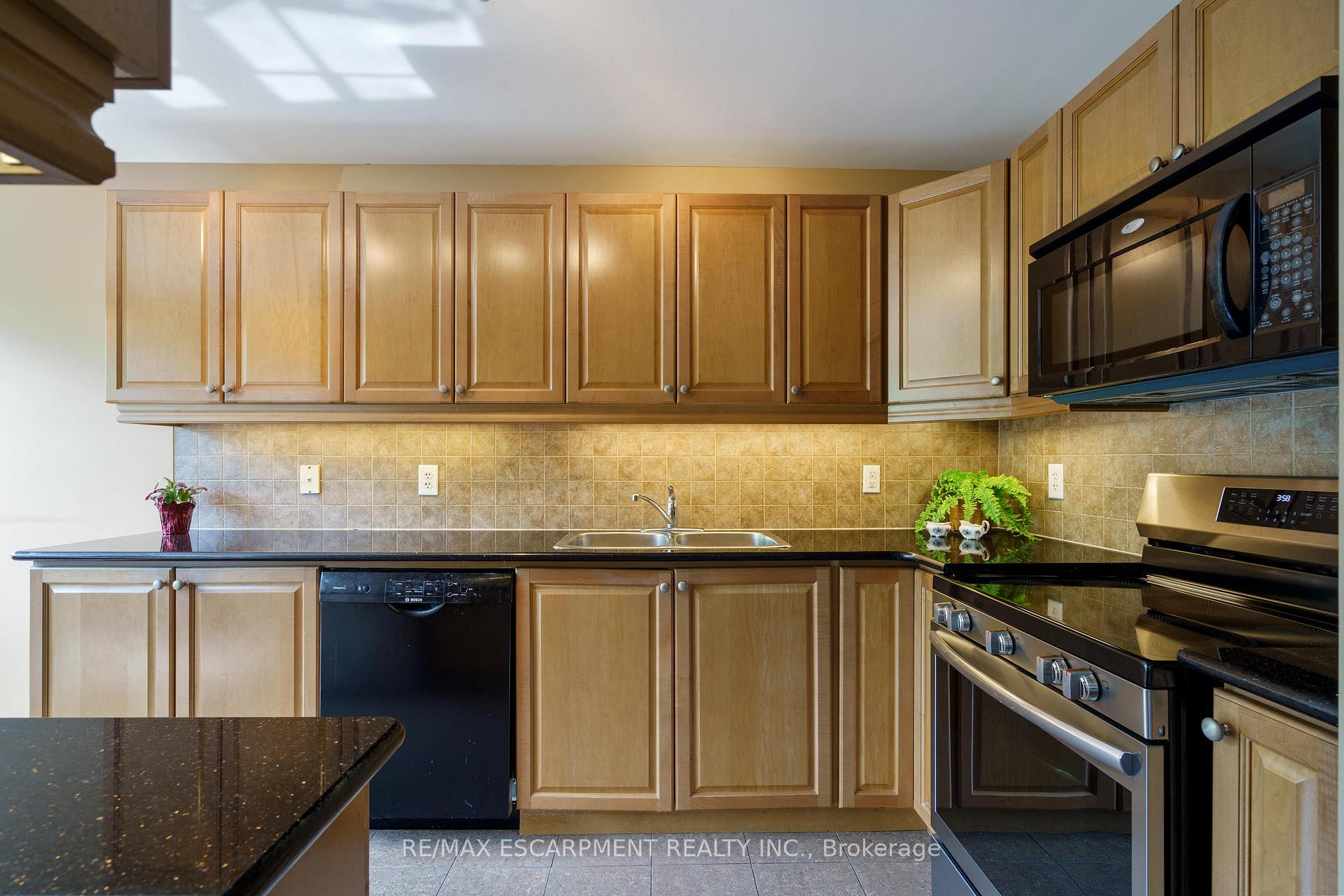 Photo 13 of Unit 405, 4000 Creekside Drive, Hamilton, Dundas — HOMEH