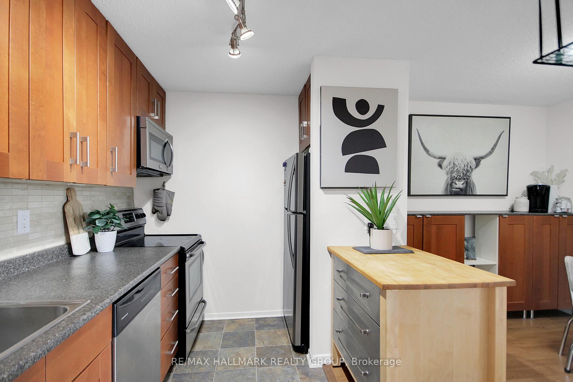 Photo 33 of Unit 210, 1505 Baseline Road, Ottawa, Copeland Park — HOMEH