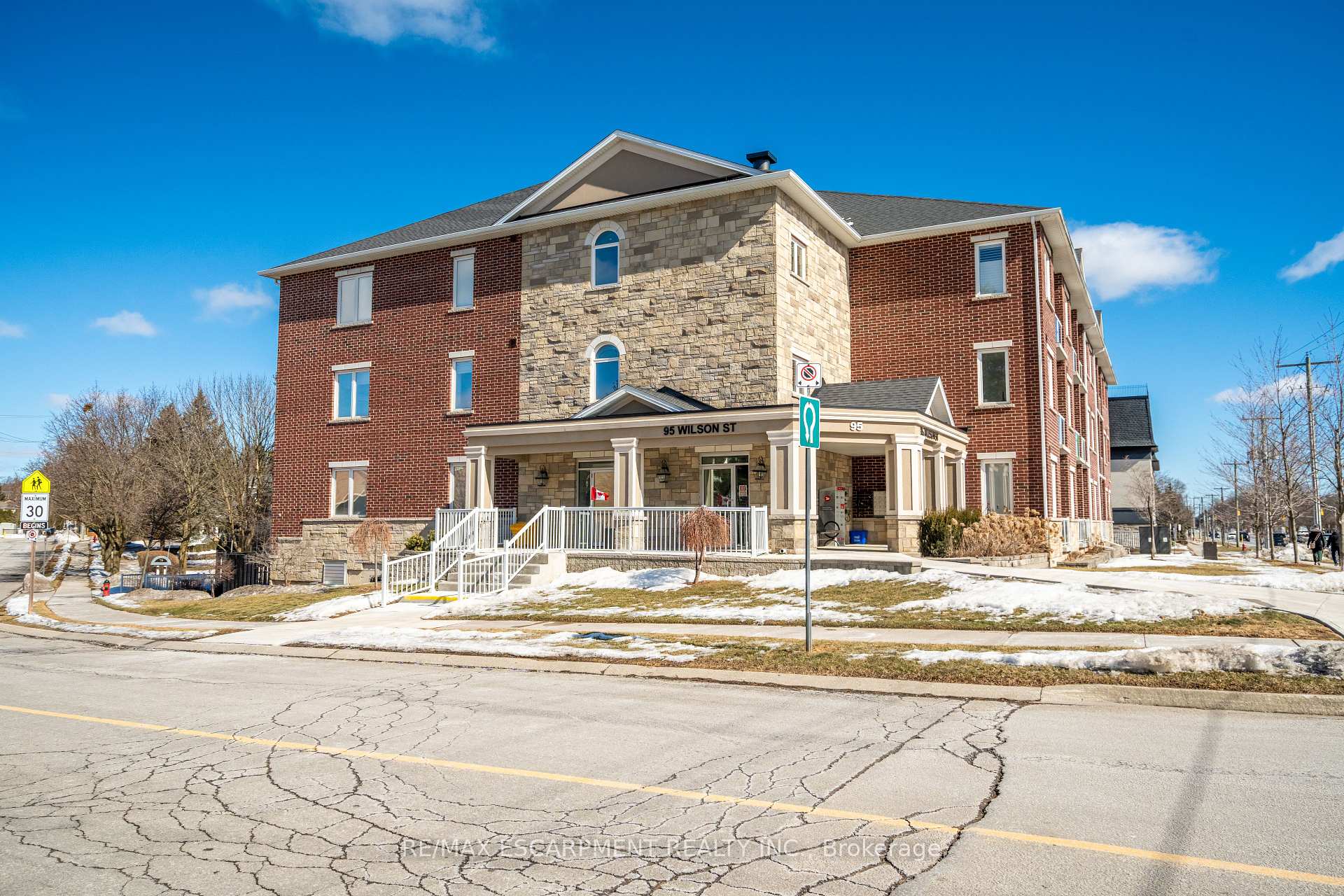 Photo 10 of Unit 204, 95 Wilson Street W, Hamilton, Ancaster — HOMEH