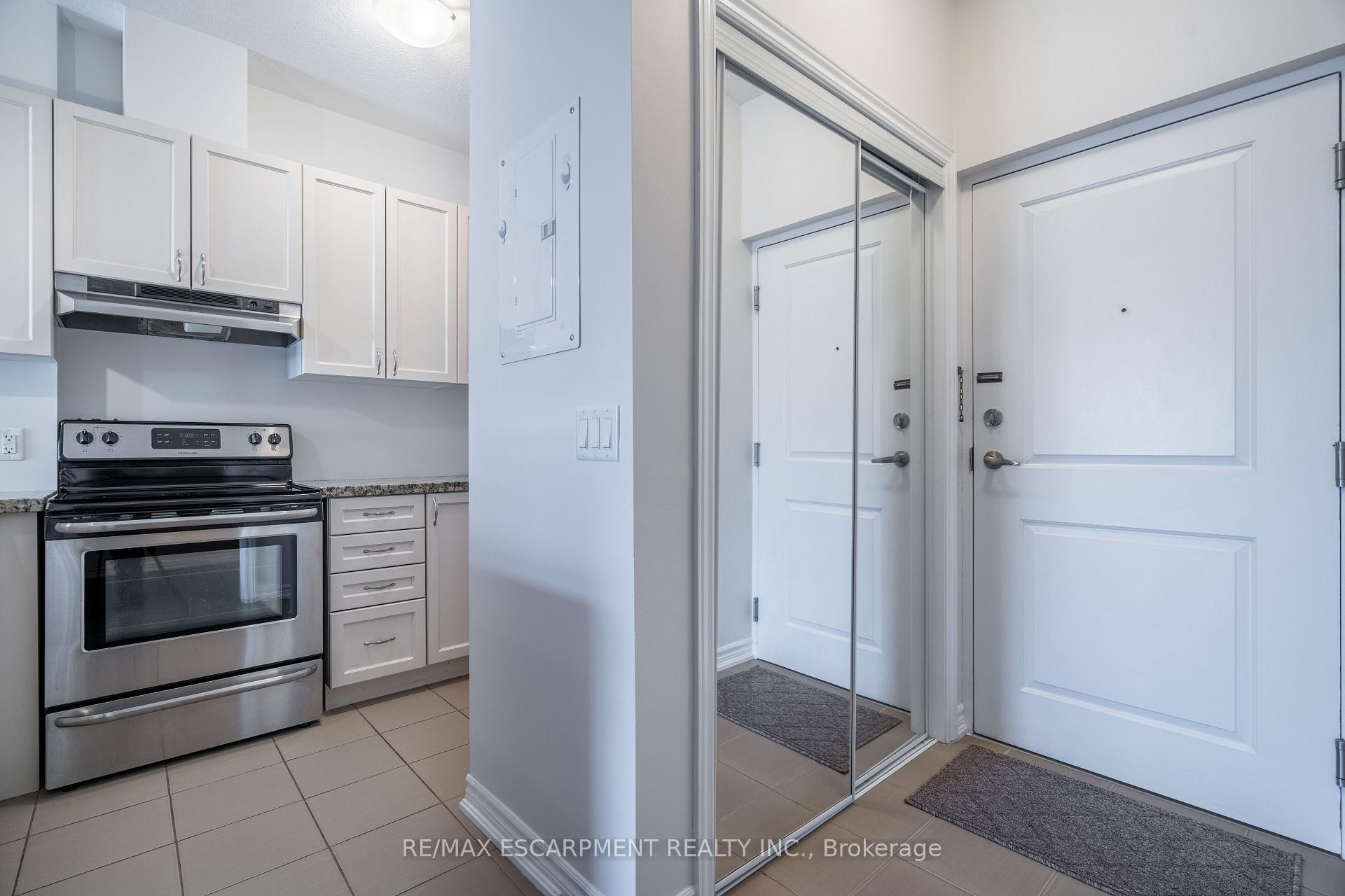 Photo 2 of Unit 204, 95 Wilson Street W, Hamilton, Ancaster — HOMEH