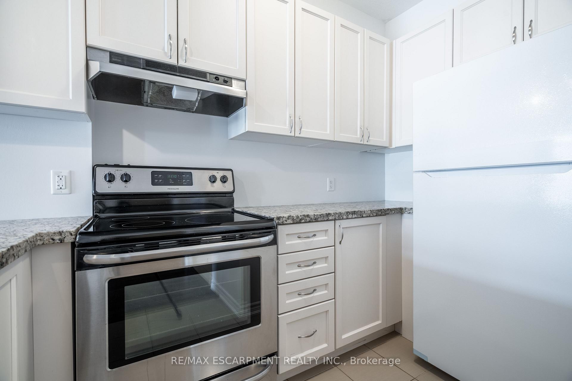 Photo 14 of Unit 204, 95 Wilson Street W, Hamilton, Ancaster — HOMEH