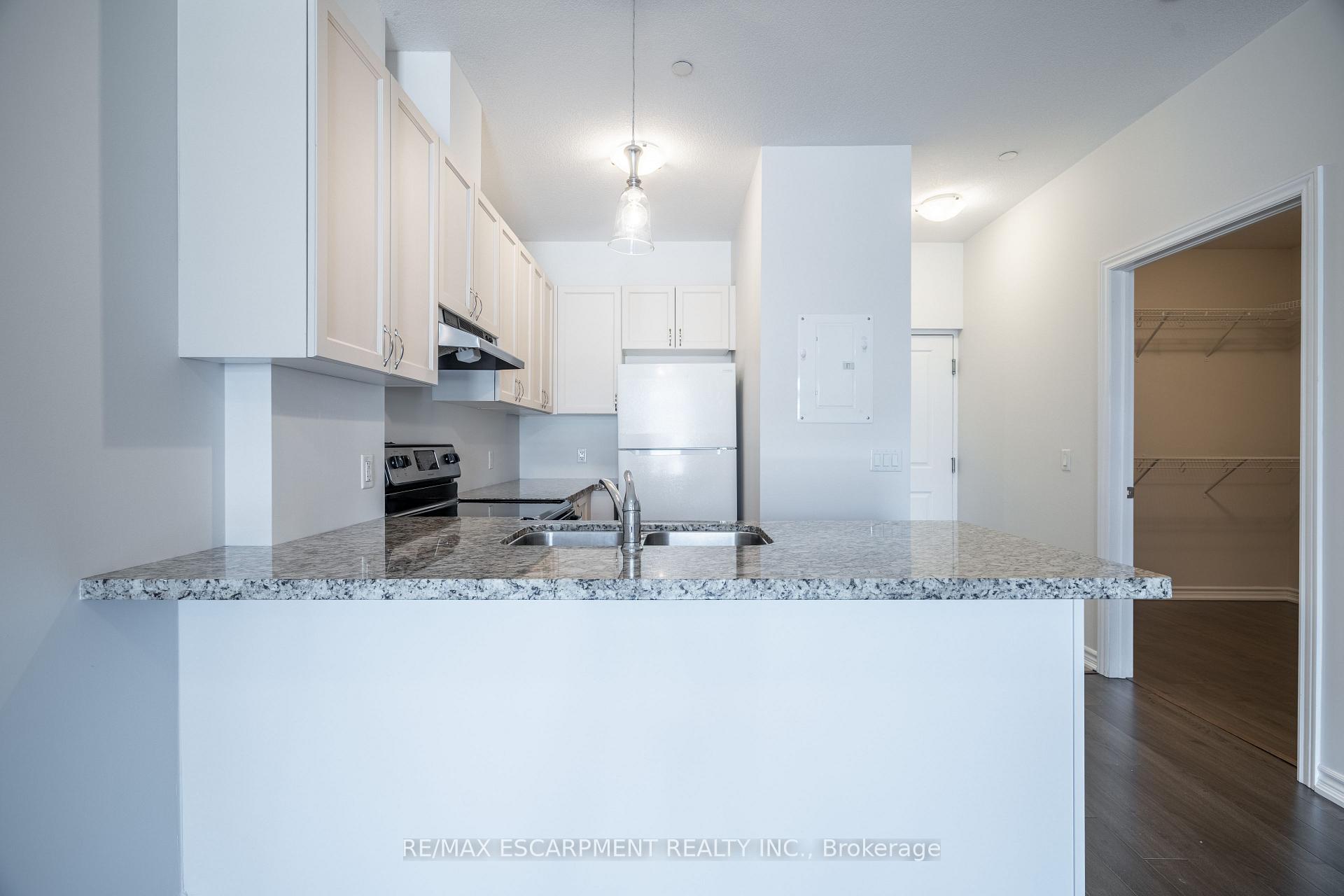 Photo 11 of Unit 204, 95 Wilson Street W, Hamilton, Ancaster — HOMEH