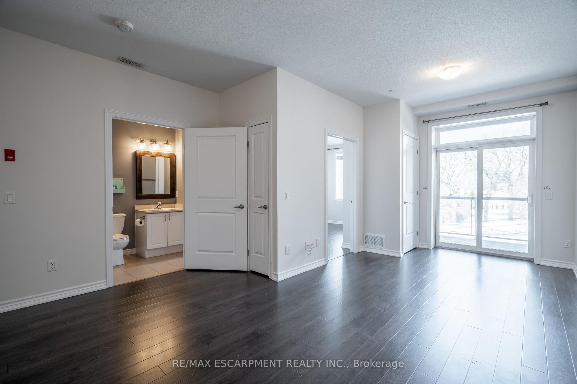 Photo 5 of Unit 204, 95 Wilson Street W, Hamilton, Ancaster — HOMEH