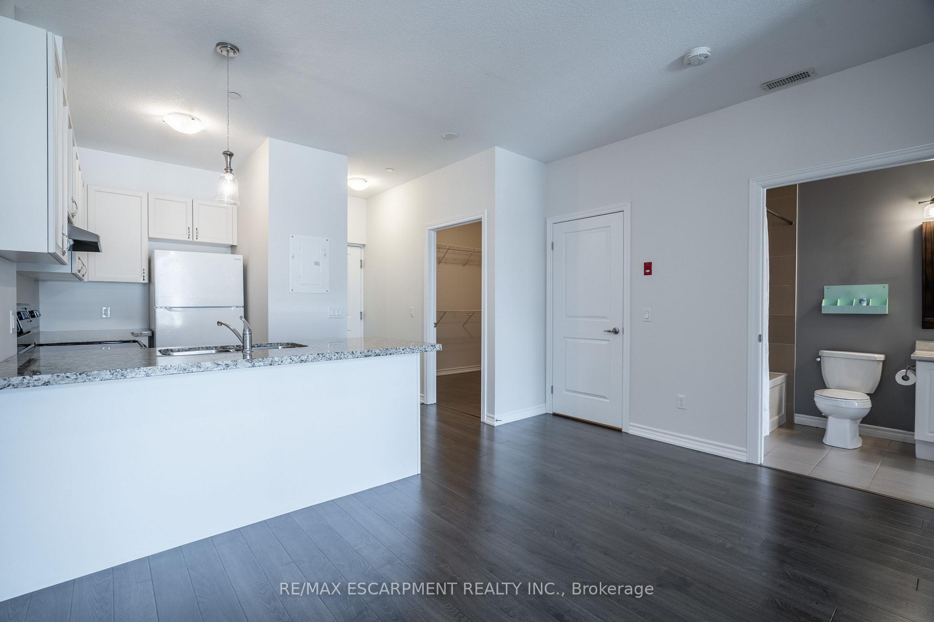 Photo 6 of Unit 204, 95 Wilson Street W, Hamilton, Ancaster — HOMEH