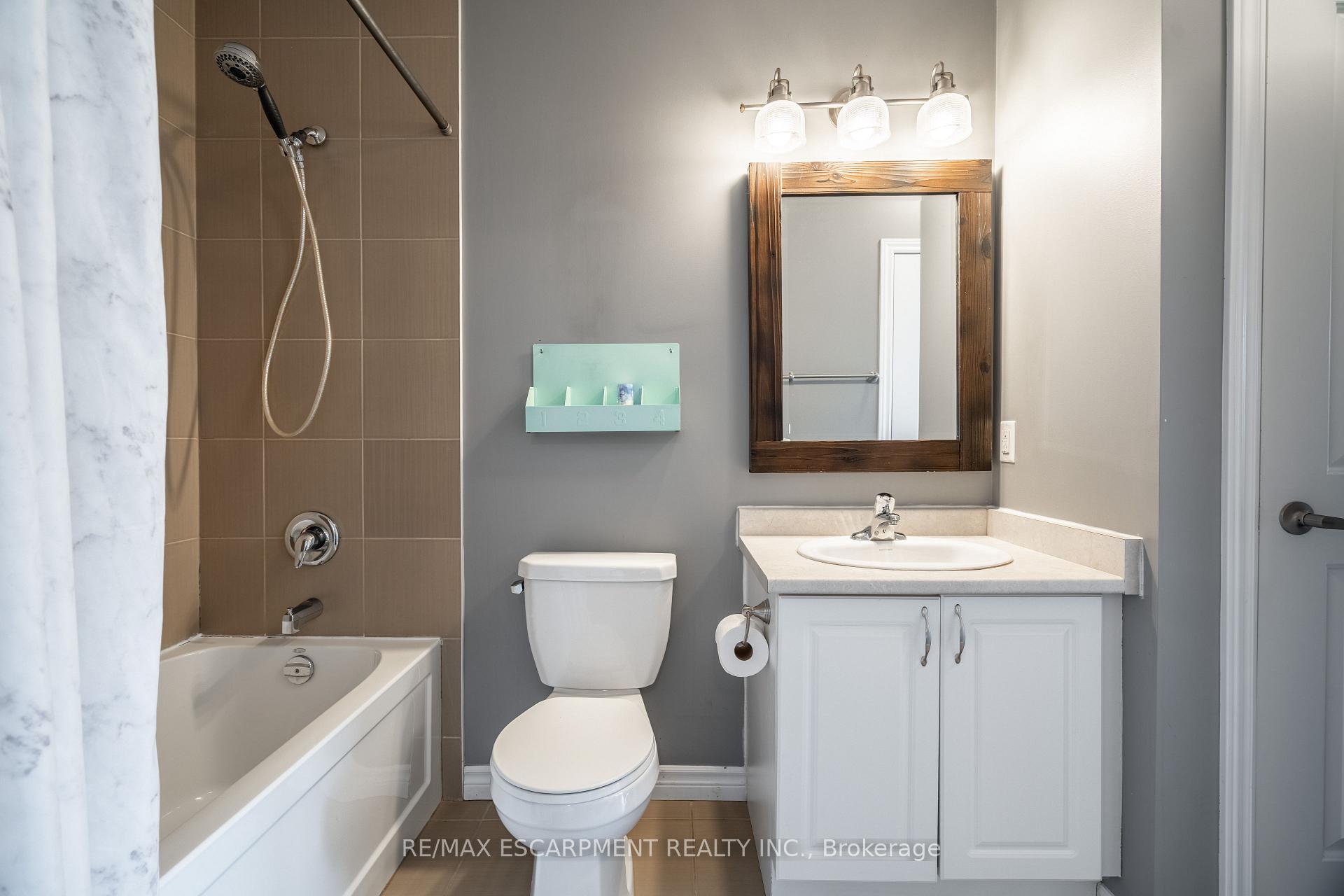 Photo 7 of Unit 204, 95 Wilson Street W, Hamilton, Ancaster — HOMEH