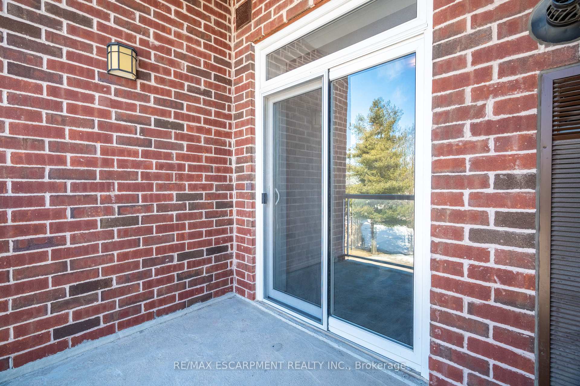 Photo 34 of Unit 204, 95 Wilson Street W, Hamilton, Ancaster — HOMEH