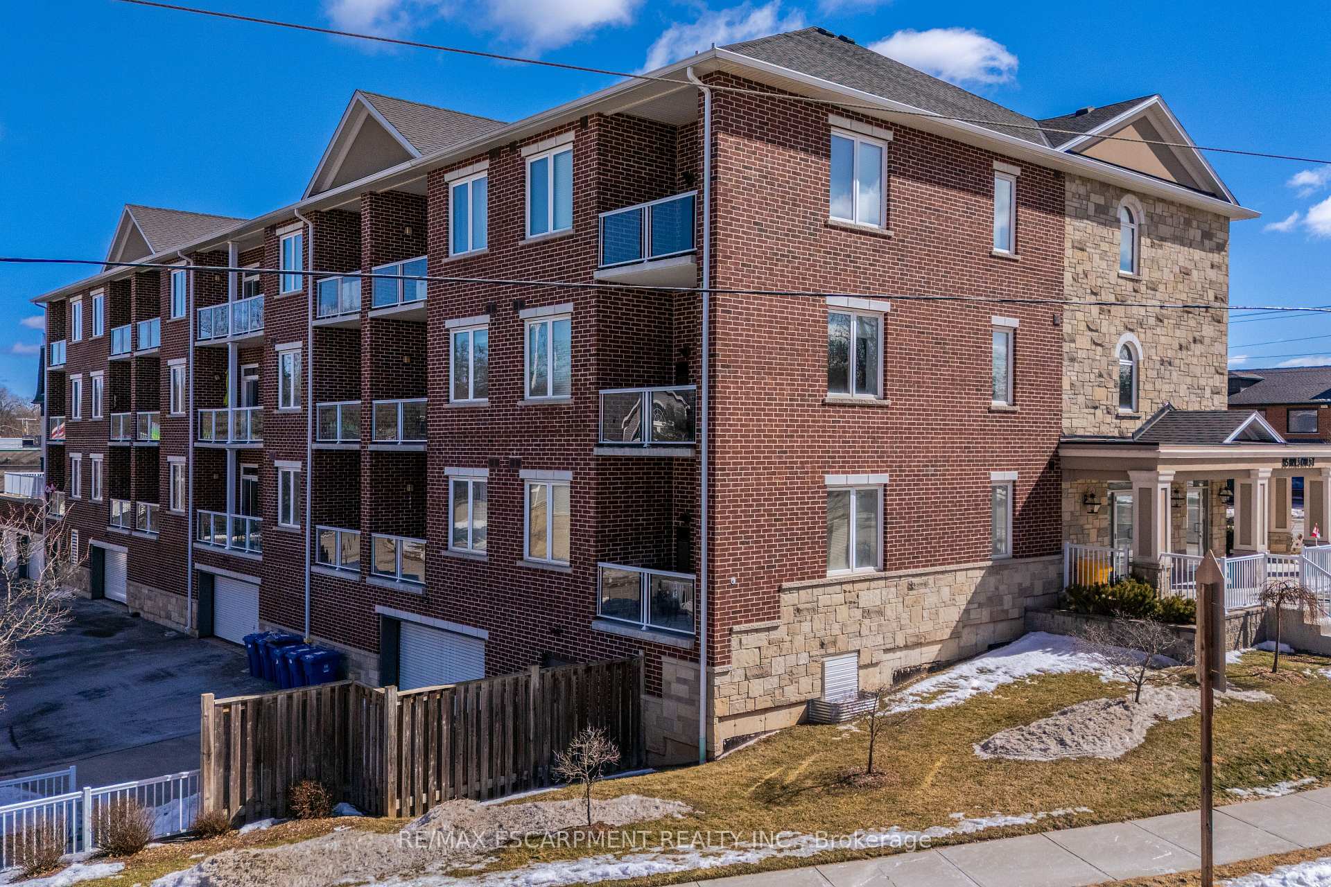 Photo 12 of Unit 204, 95 Wilson Street W, Hamilton, Ancaster — HOMEH