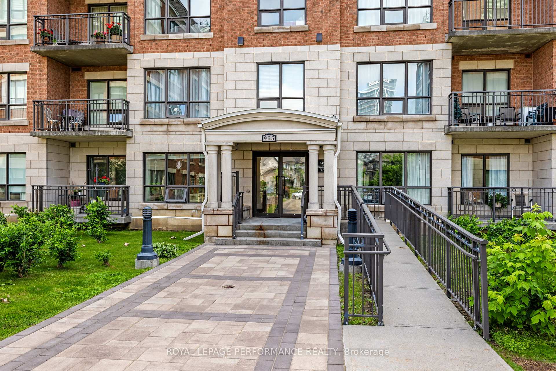 Photo 5 of Unit 610, 955 Beauparc Private, Ottawa, Cyrville — HOMEH