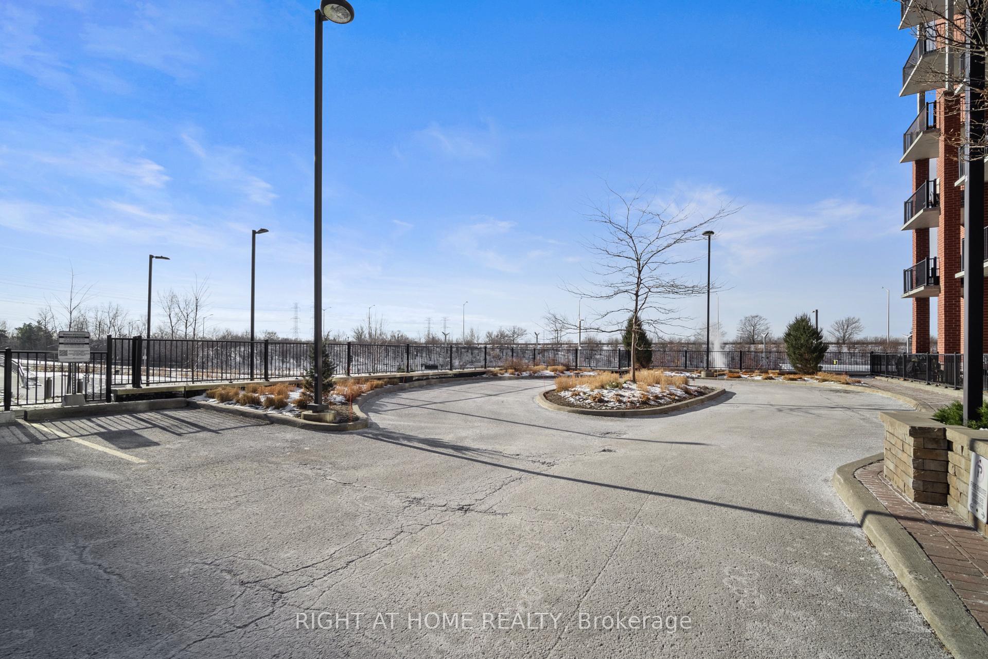 Photo 3 of Unit 911, 555 Anand Private, Ottawa, Riverside Park South — HOMEH