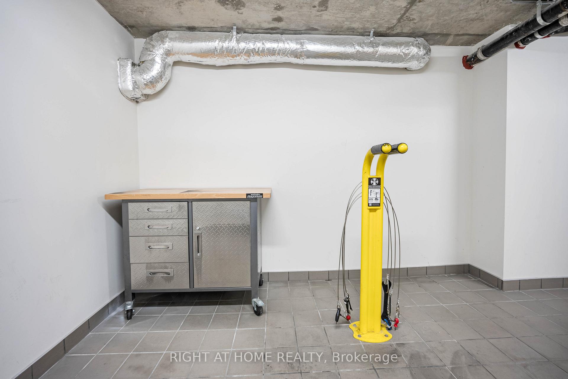 Photo 13 of Unit 911, 555 Anand Private, Ottawa, Riverside Park South — HOMEH