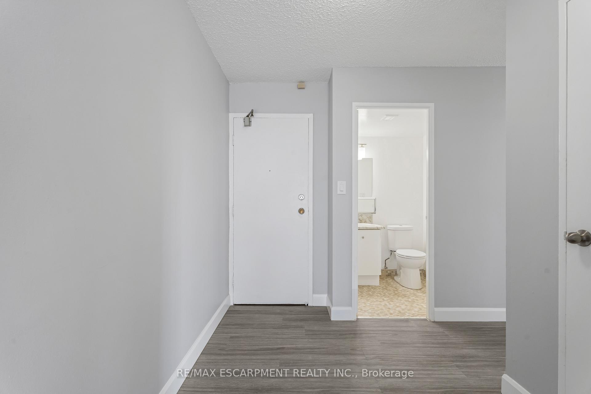 Photo 3 of Unit 3308, 150 Charlton Avenue E, Hamilton, Corktown — HOMEH