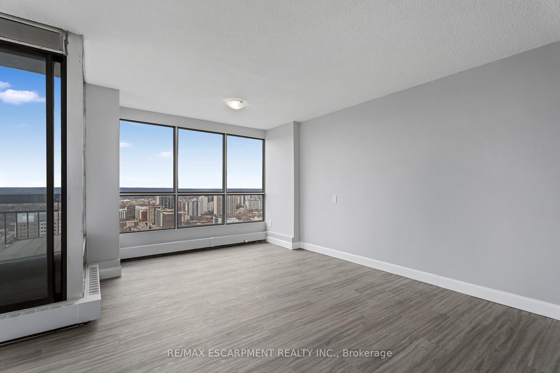 Photo 5 of Unit 3308, 150 Charlton Avenue E, Hamilton, Corktown — HOMEH
