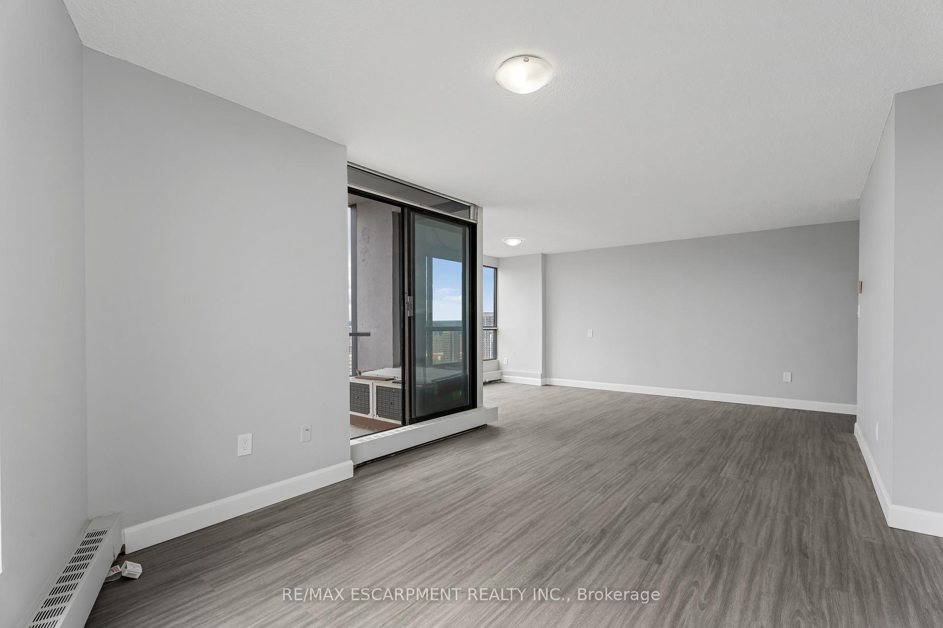 Photo 7 of Unit 3308, 150 Charlton Avenue E, Hamilton, Corktown — HOMEH