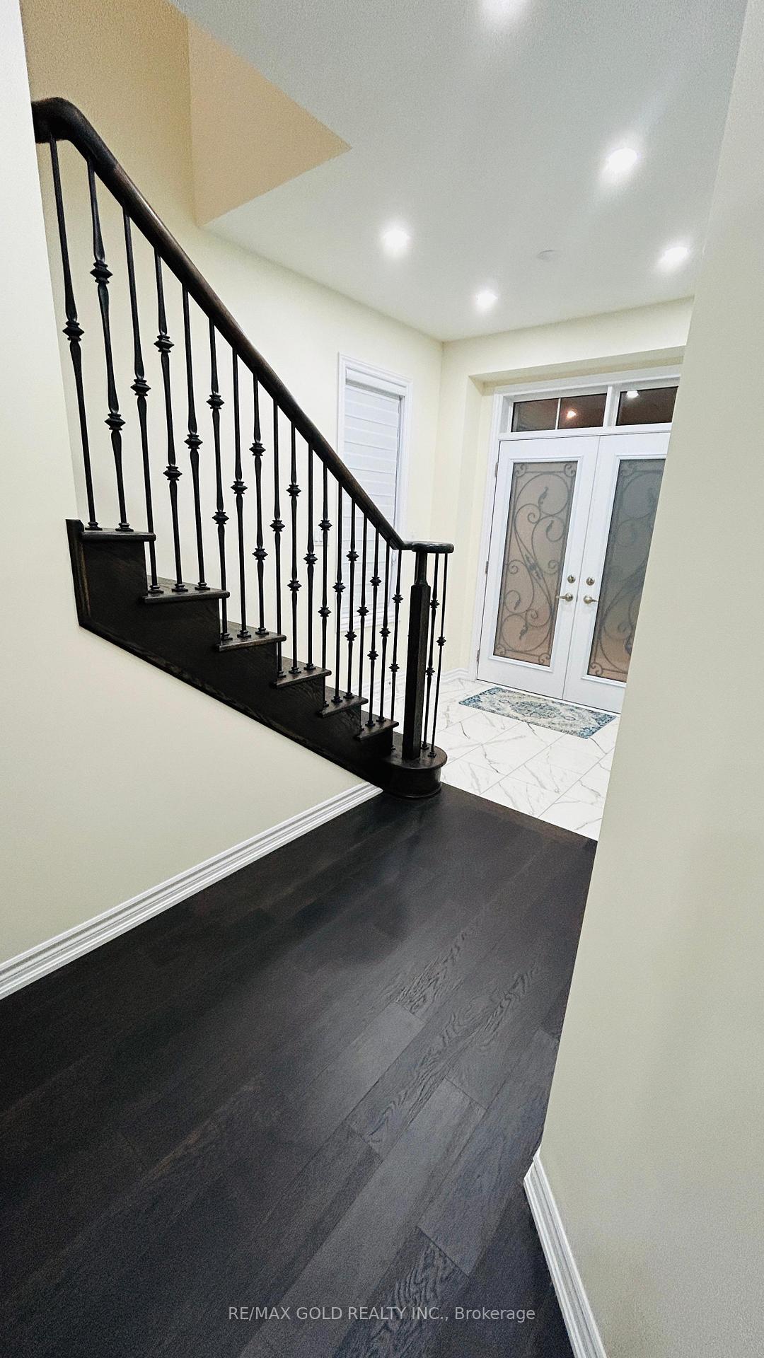 Photo 4 of 130 Whithorn Crescent, Haldimand — HOMEH