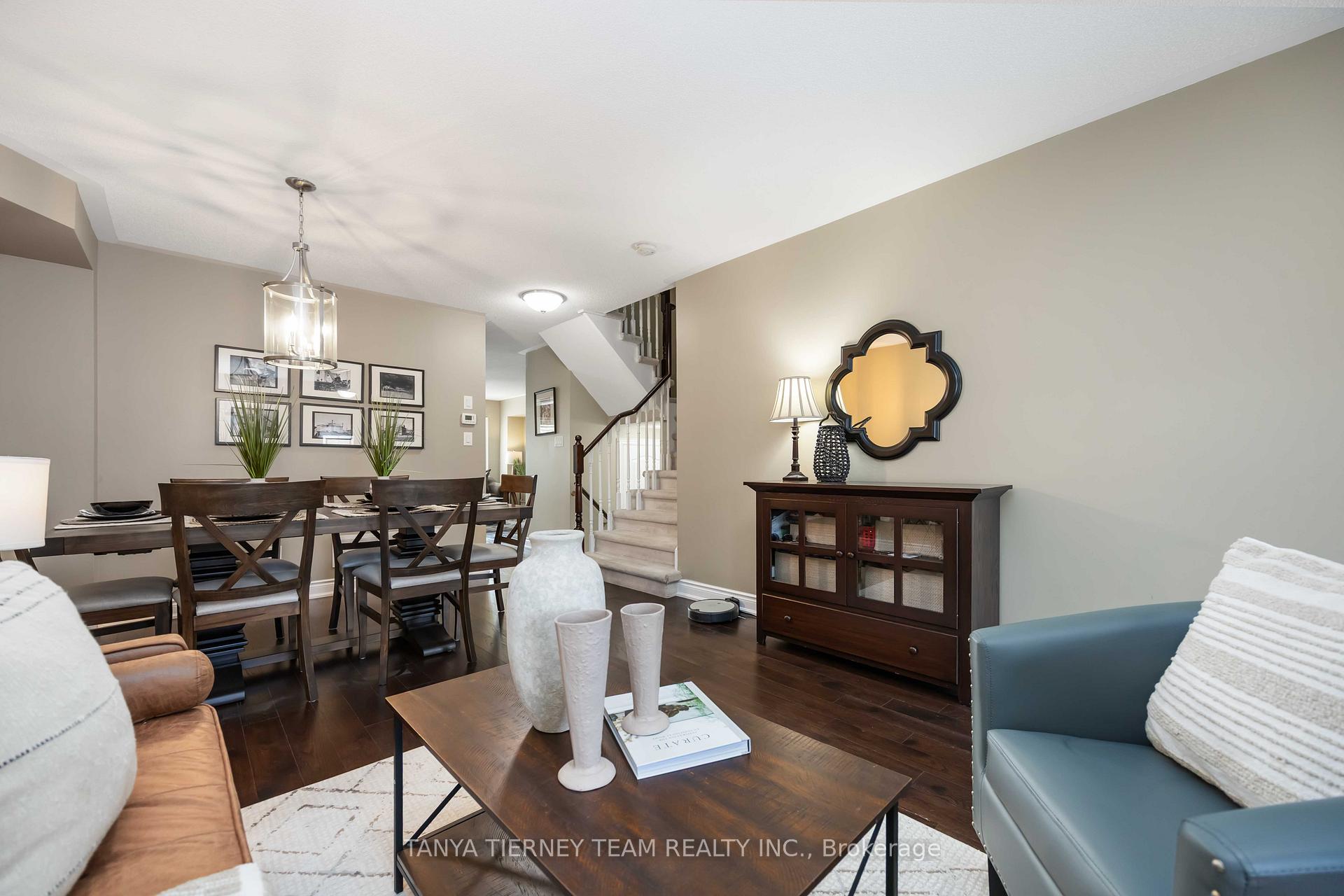 Photo 3 of 152 Shrewsbury Drive, Whitby, Brooklin — HOMEH