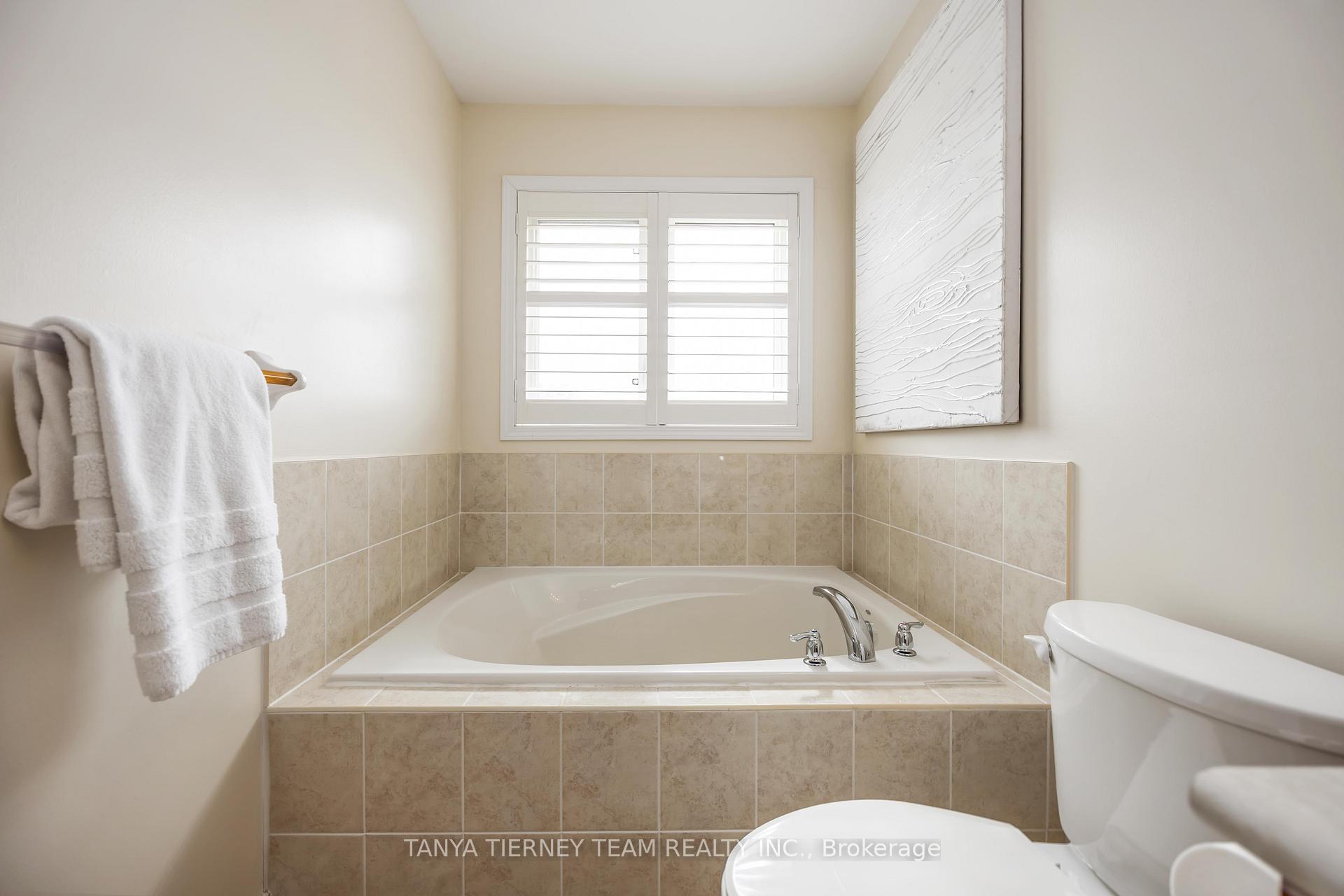 Photo 38 of 152 Shrewsbury Drive, Whitby, Brooklin — HOMEH