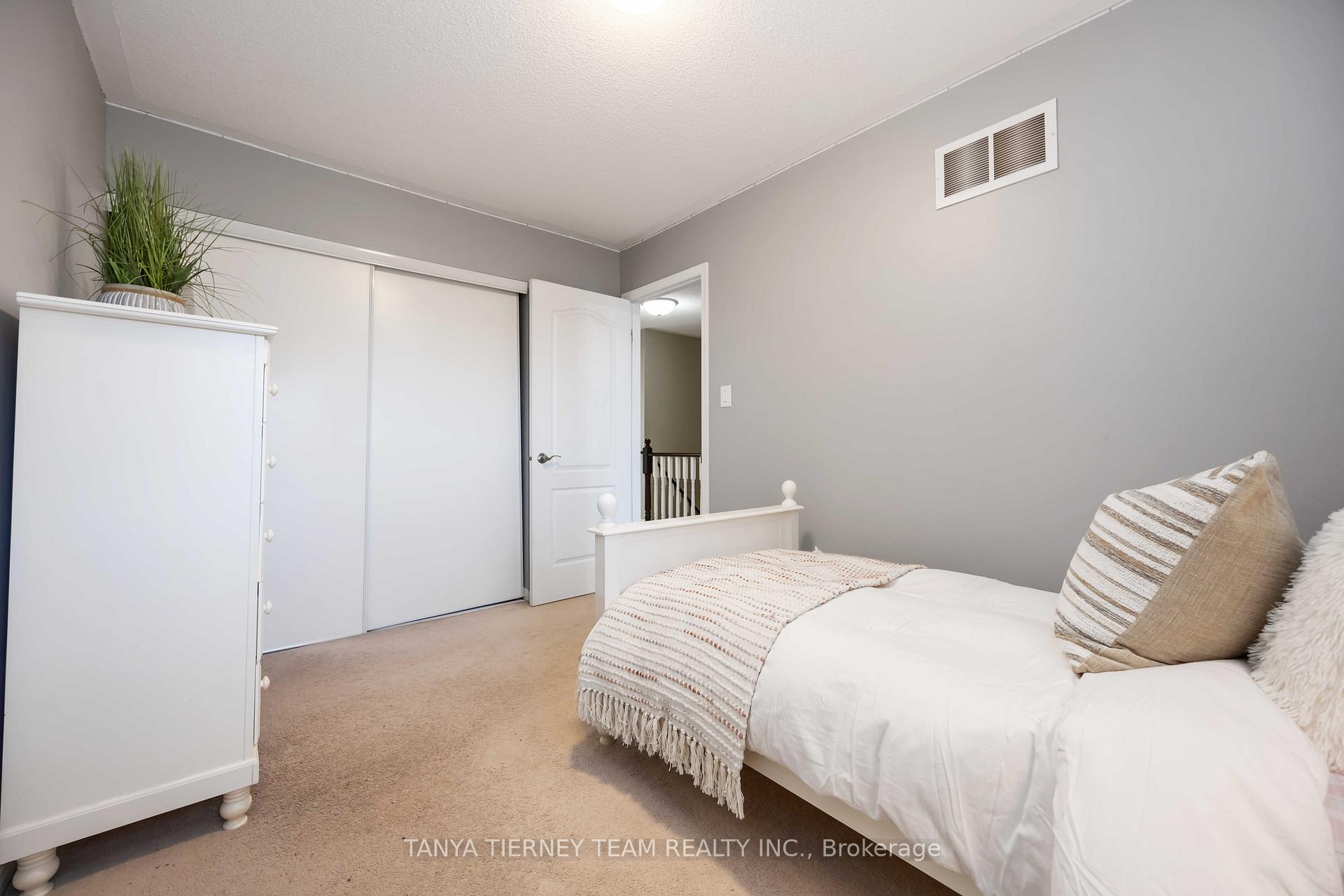 Photo 28 of 152 Shrewsbury Drive, Whitby, Brooklin — HOMEH