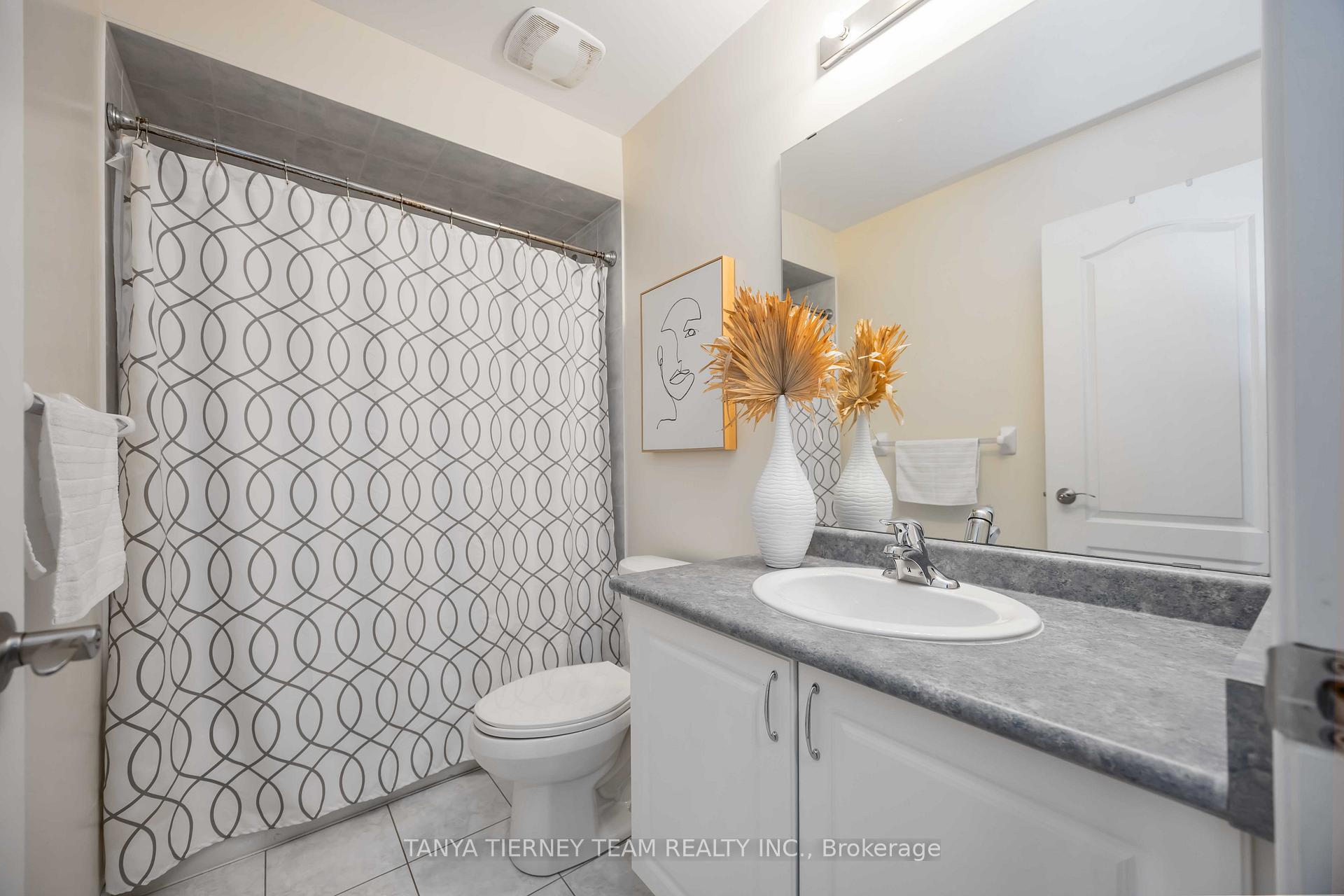 Photo 12 of 152 Shrewsbury Drive, Whitby, Brooklin — HOMEH