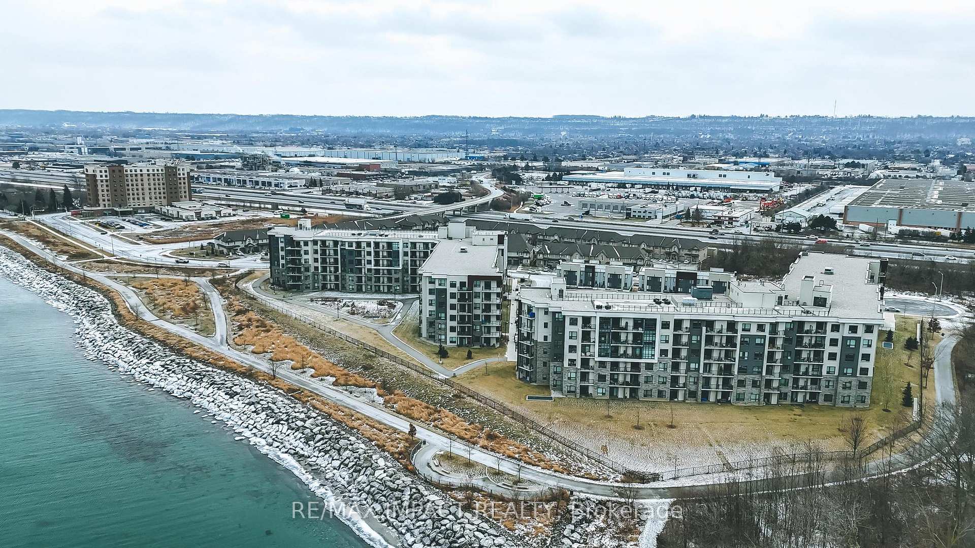 Photo 11 of Unit 325, 125 Shoreview Place, Hamilton, Stoney Creek — HOMEH