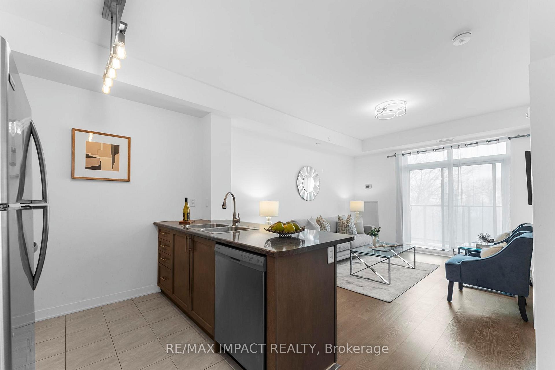 Photo 8 of Unit 325, 125 Shoreview Place, Hamilton, Stoney Creek — HOMEH