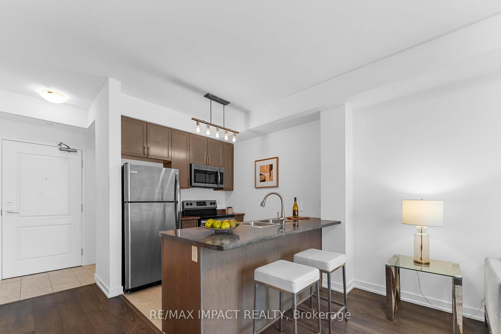 Photo 7 of Unit 325, 125 Shoreview Place, Hamilton, Stoney Creek — HOMEH