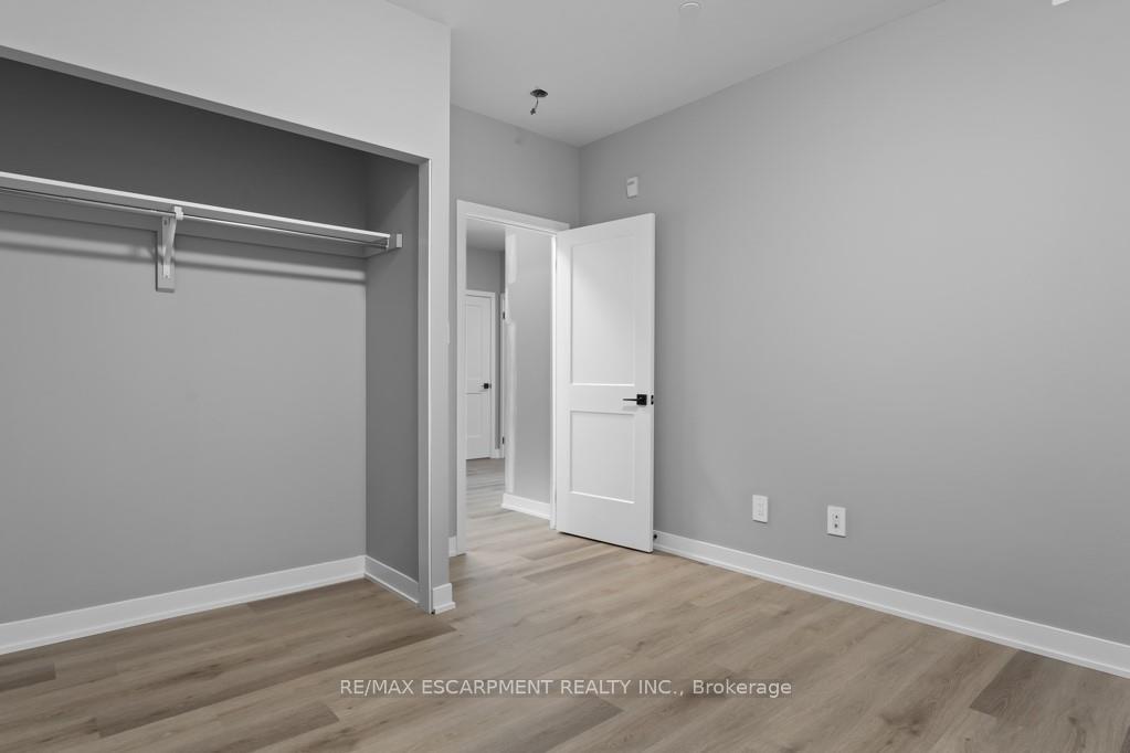 Photo 6 of Unit 506, 5002 King Street, Lincoln, Beamsville — HOMEH