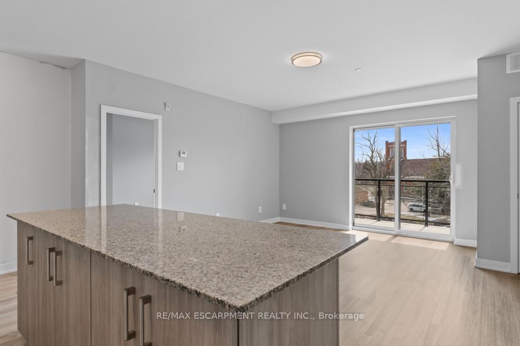 Photo 12 of Unit 506, 5002 King Street, Lincoln, Beamsville — HOMEH