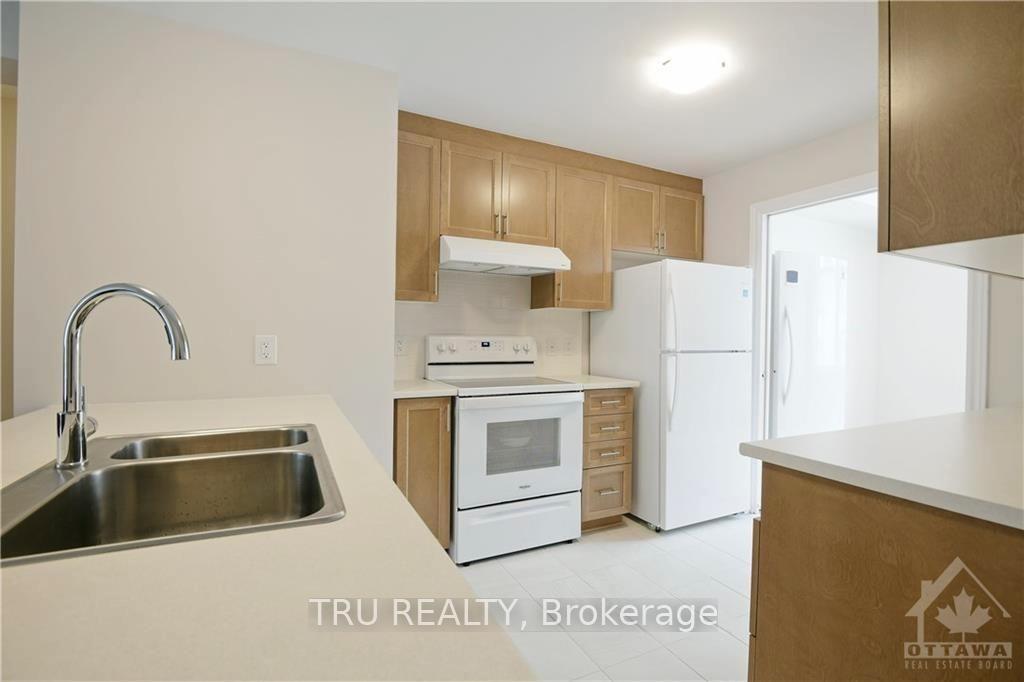 Photo 4 of Unit C, 1020 Beryl Private, Ottawa, Riverside South/Gloucester Glen — HOMEH